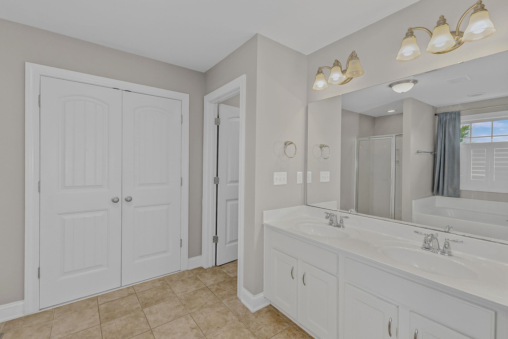 205 Wicker Park Avenue Property Photo 21
