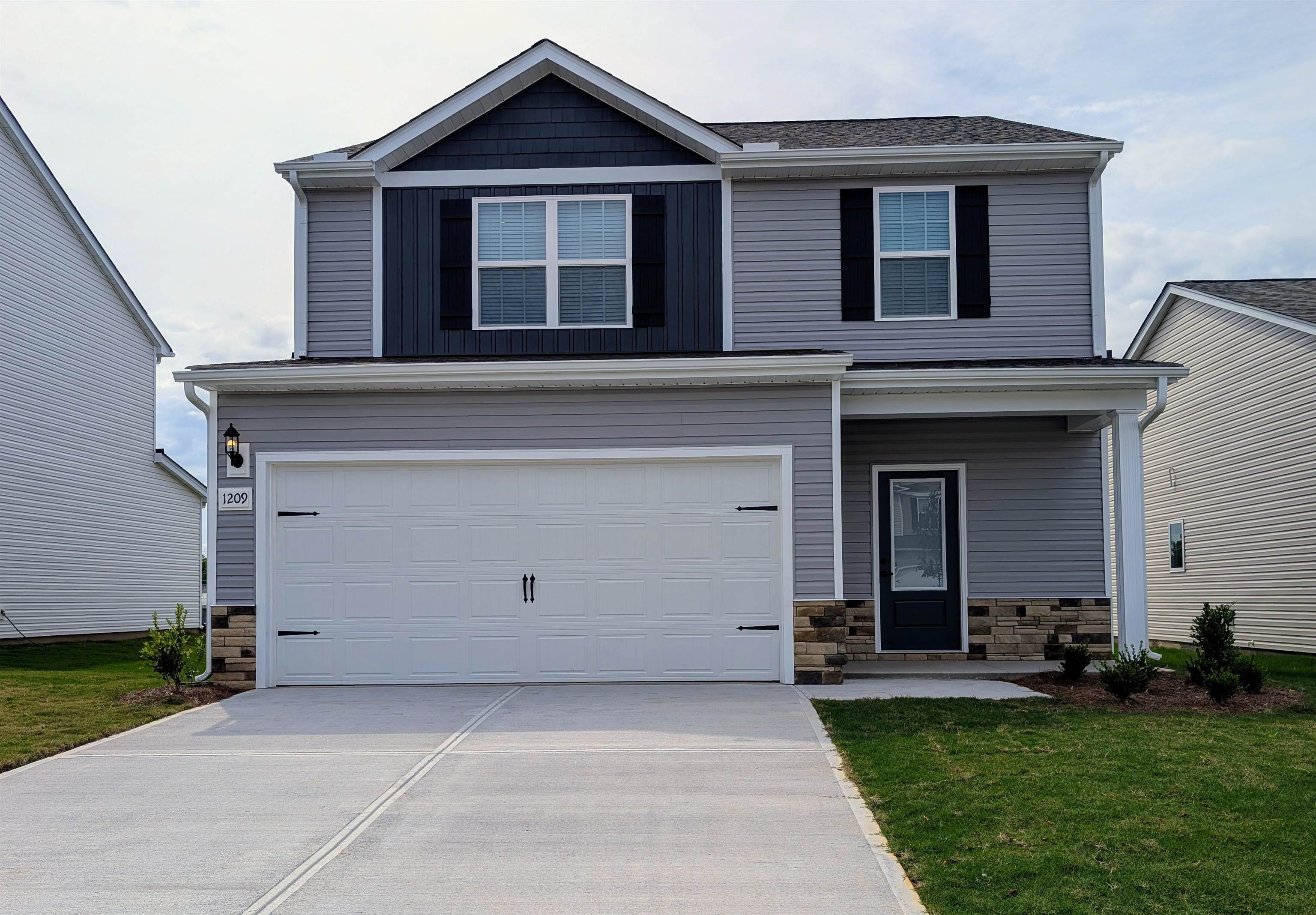 1209 Crested Iris Street Property Photo 1