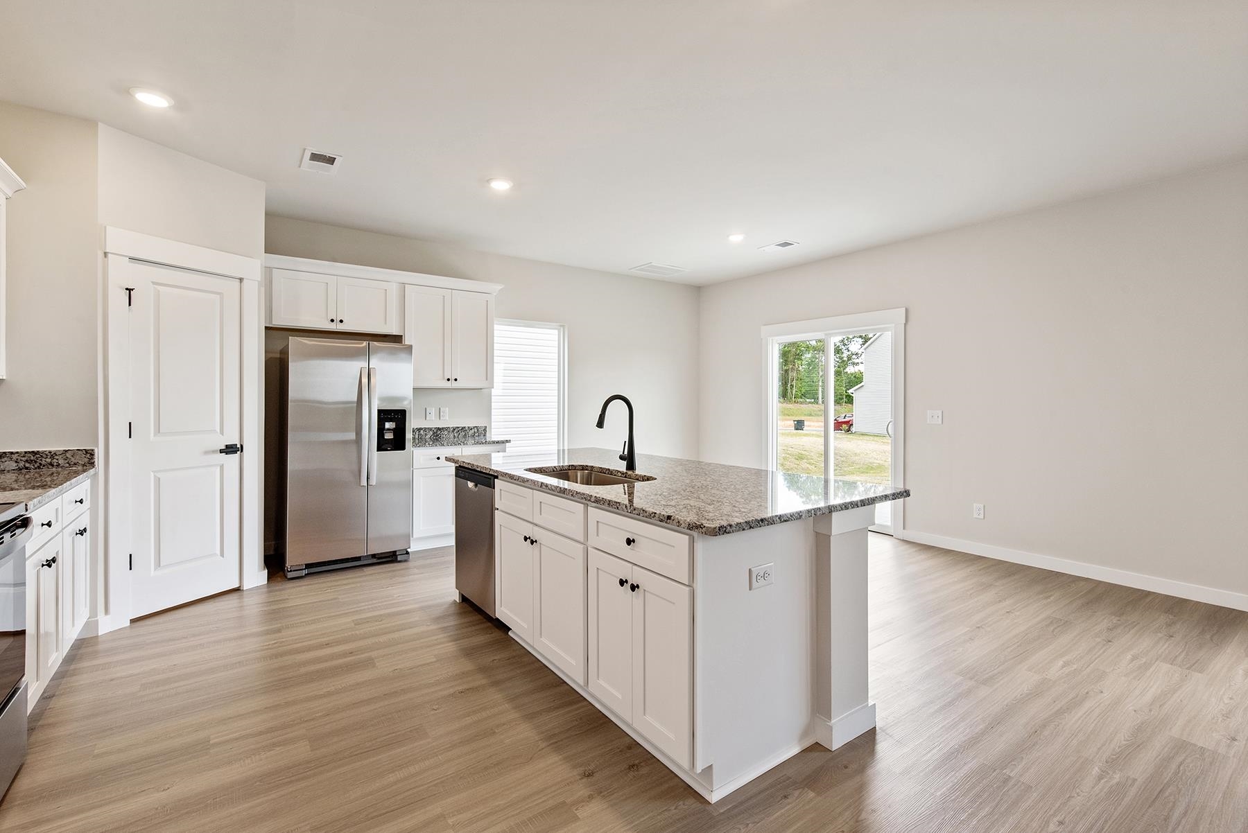 1209 Crested Iris Street Property Photo 8