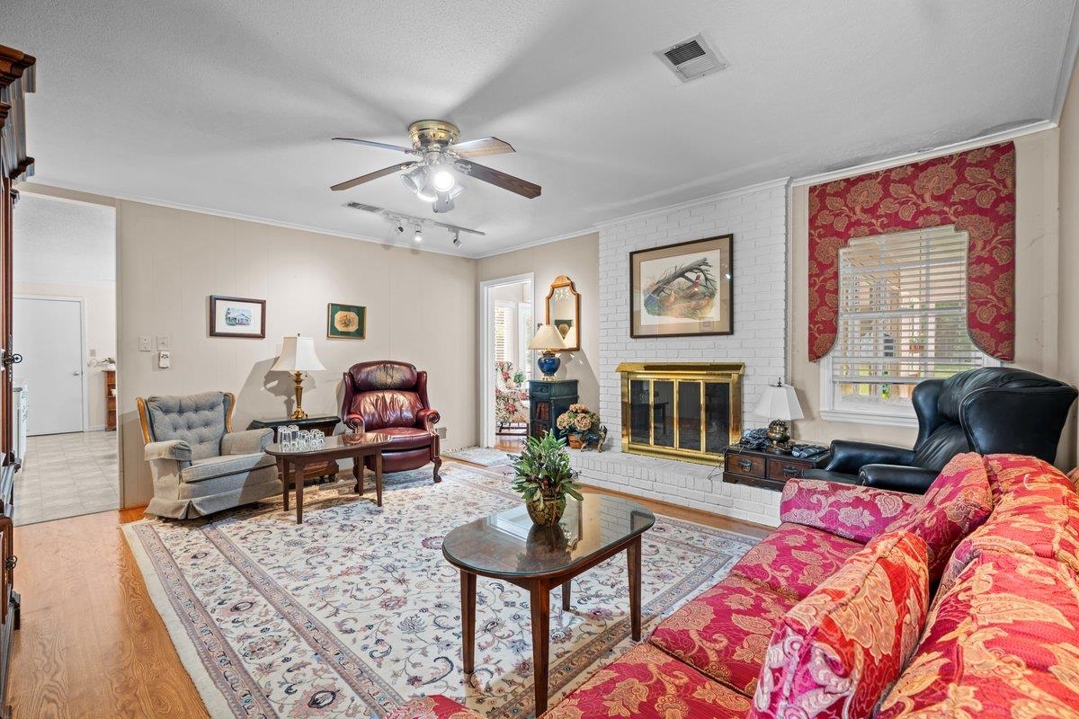 110 Woodbine Terrace Property Photo 6