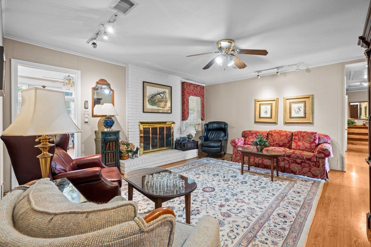 110 Woodbine Terrace Property Photo 7