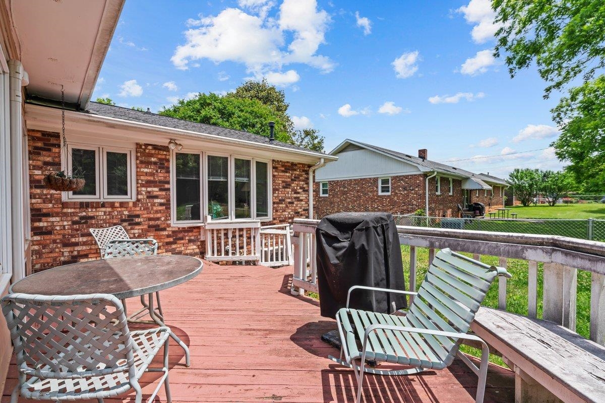 110 Woodbine Terrace Property Photo 23