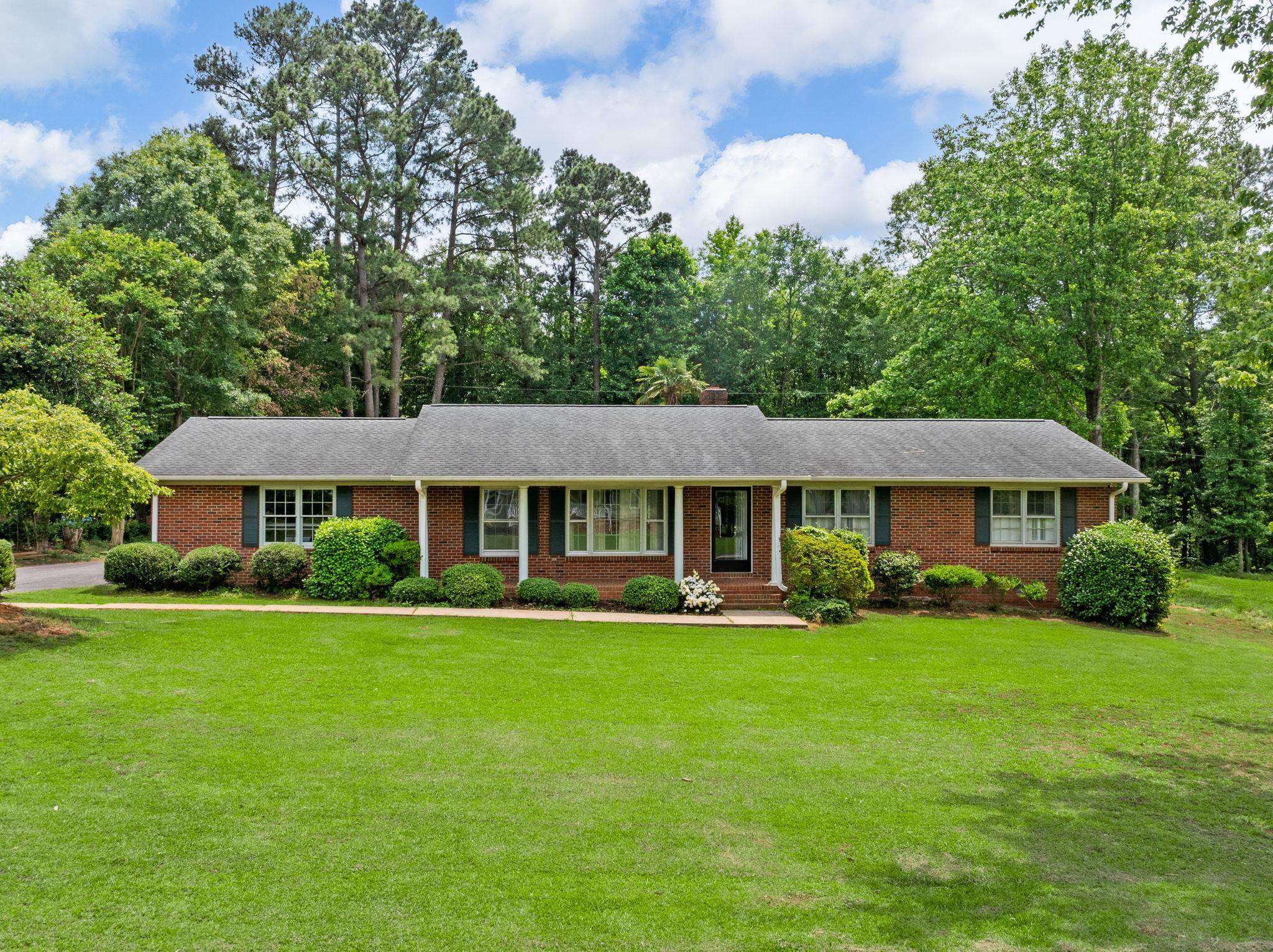 221 N Hill Drive Property Photo