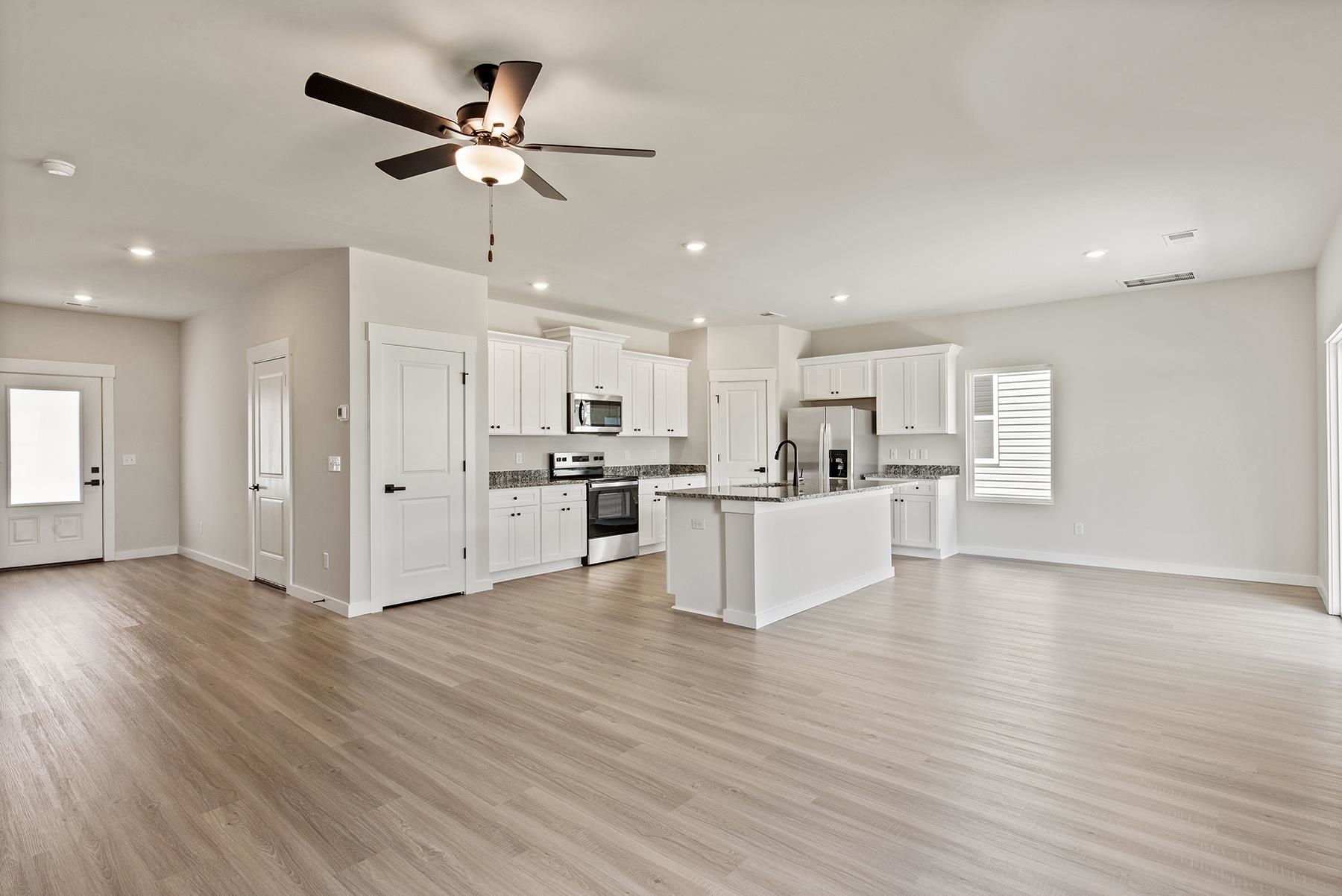 1217 Crested Iris Street Property Photo 4