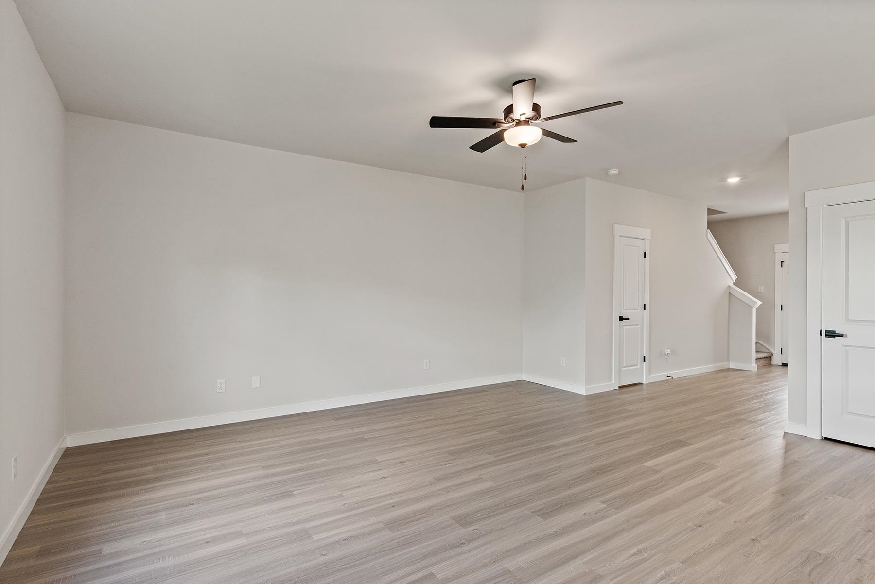 1217 Crested Iris Street Property Photo 5