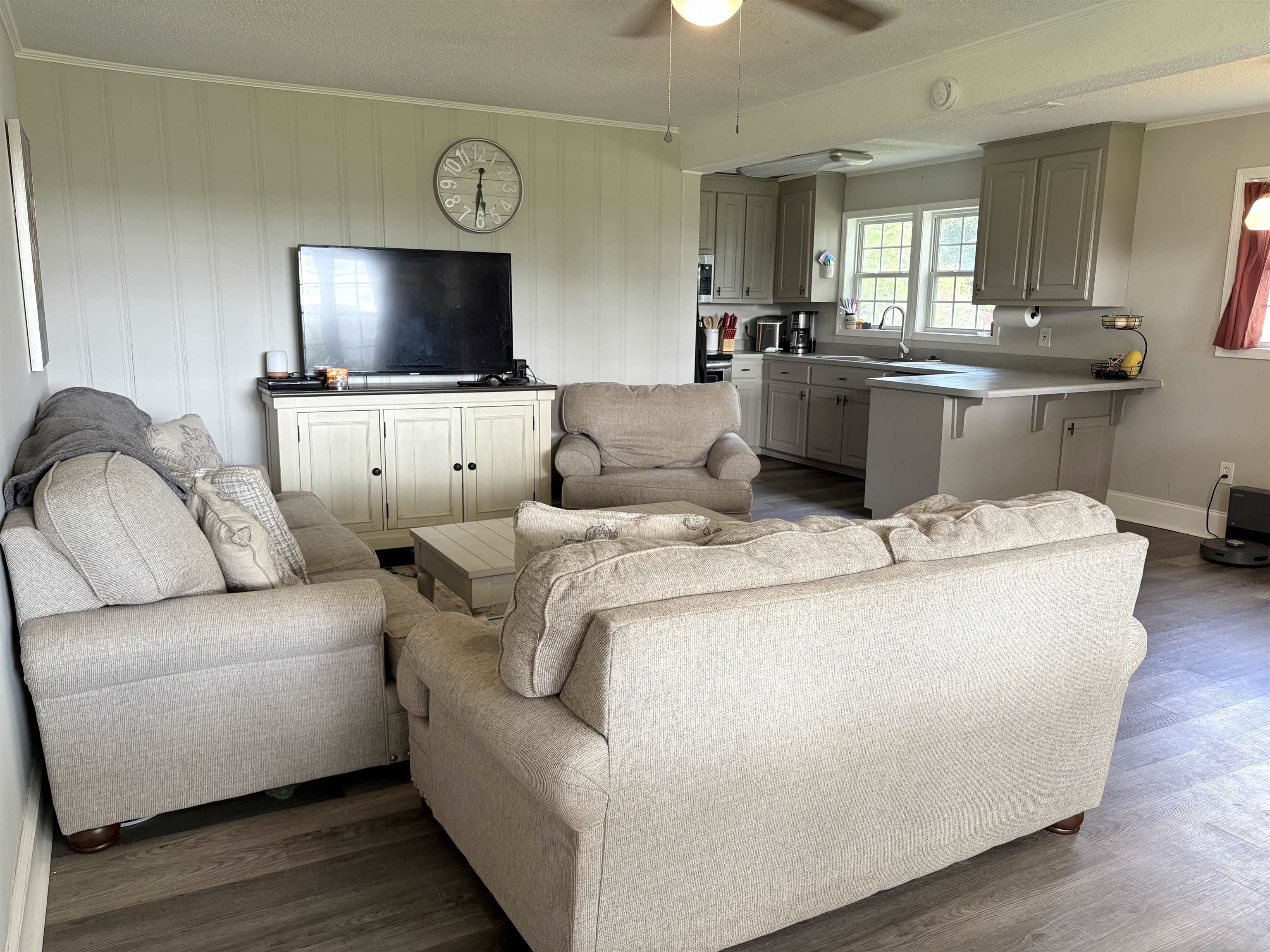 11605 Highway 221 Property Photo 3