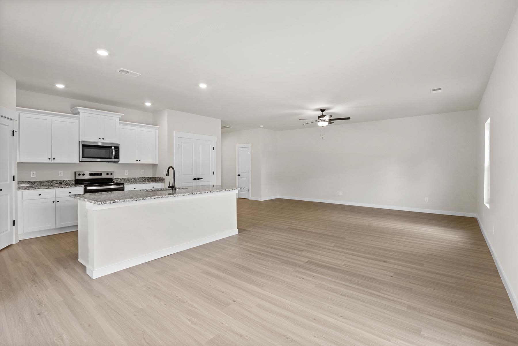 1228 Crested Iris Street Property Photo 6