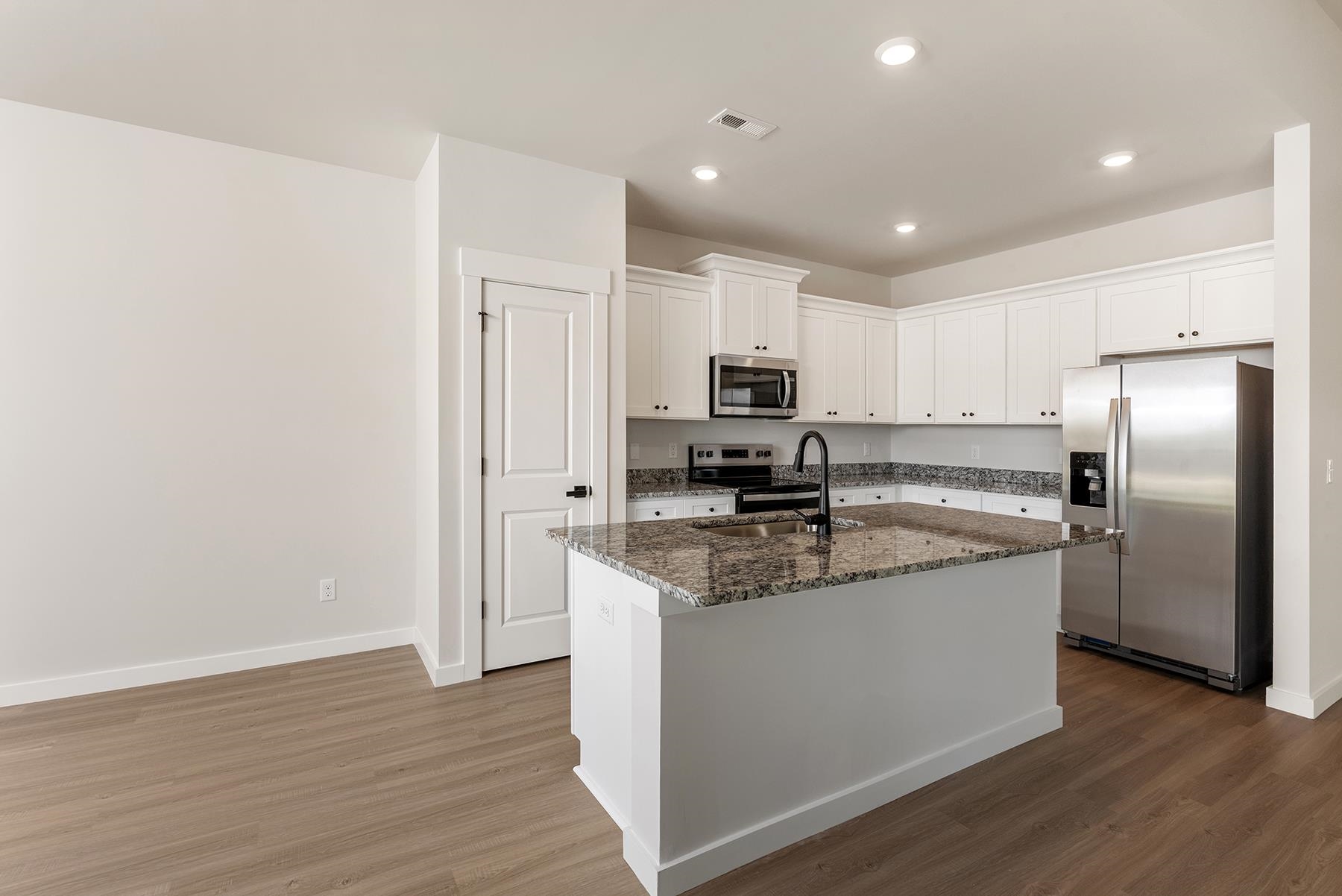 1213 Crested Iris Street Property Photo 5