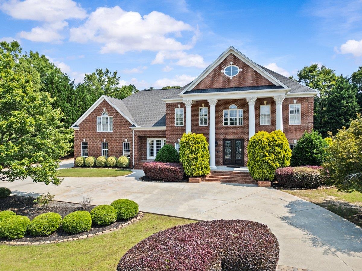 201 Corinthian Drive Property Photo 1