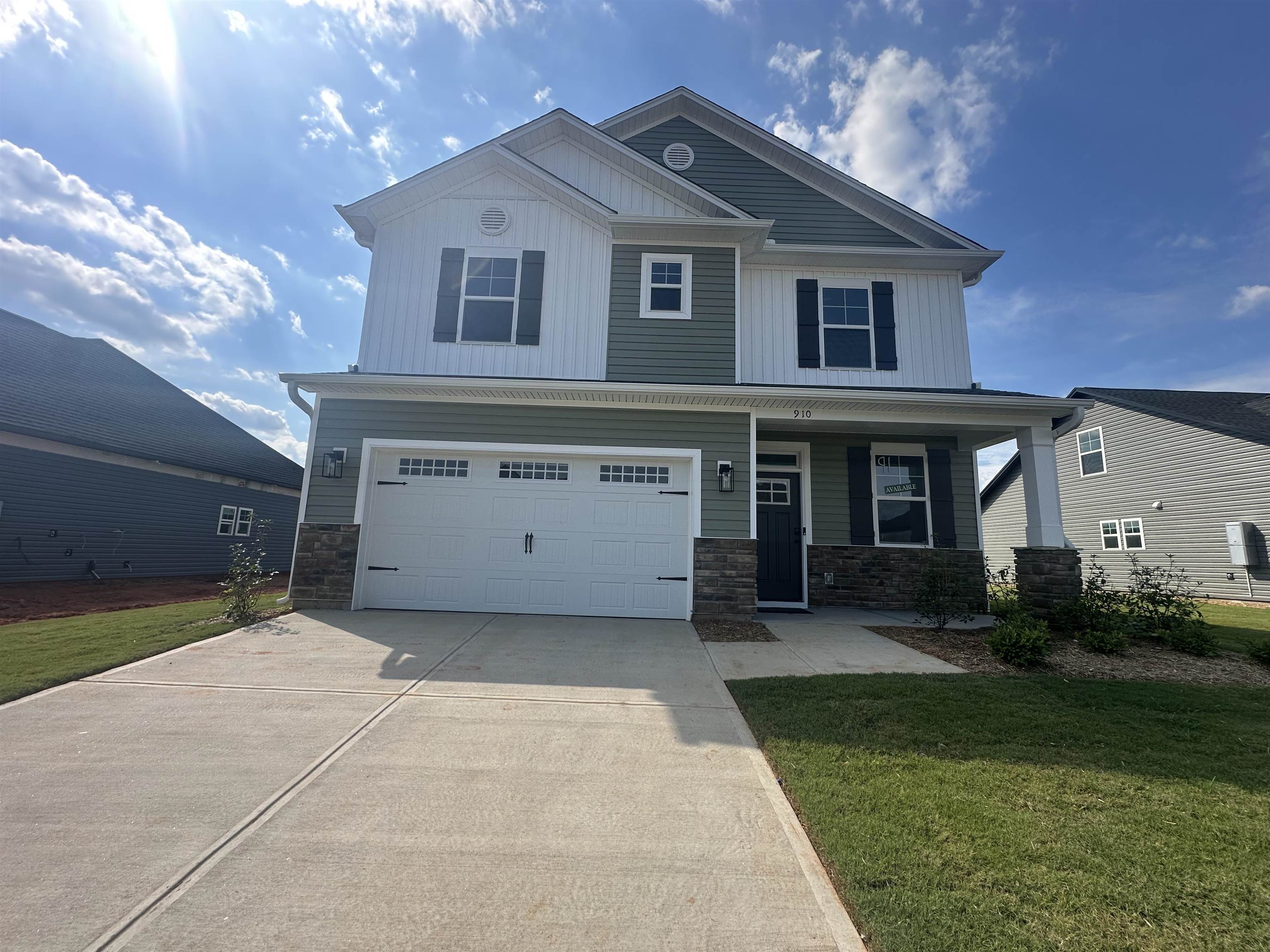 910 Gibbons Street Property Photo 1