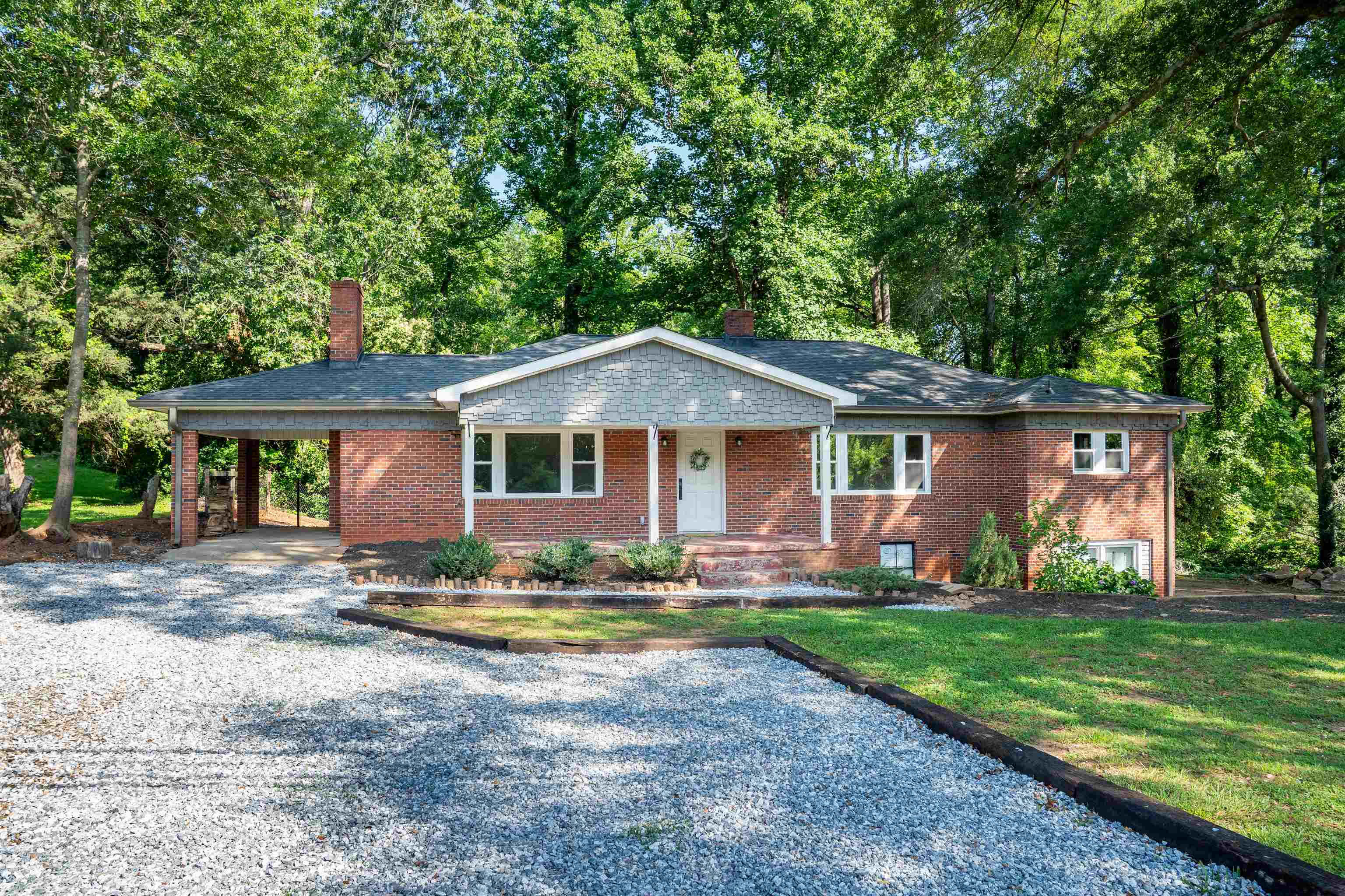 174 Spartanburg Road Property Photo 1