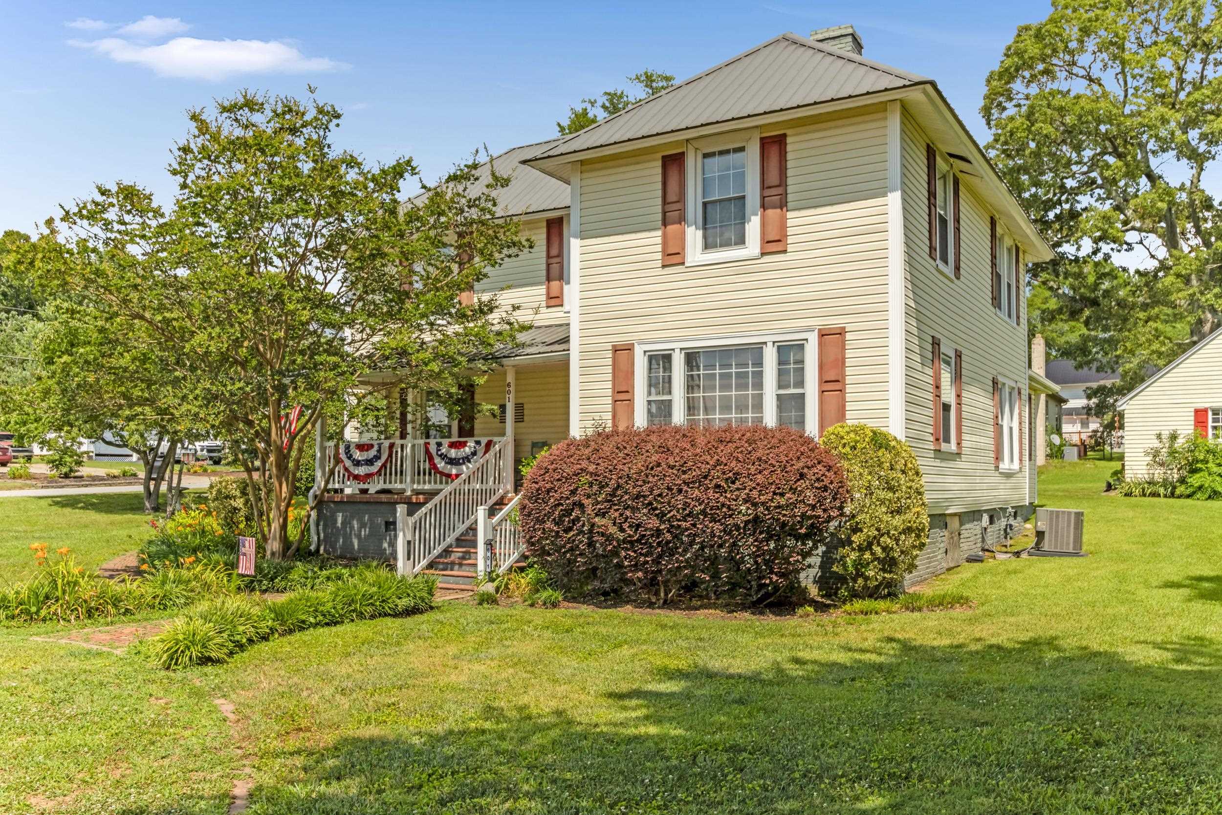 601 Front Street Property Photo 1