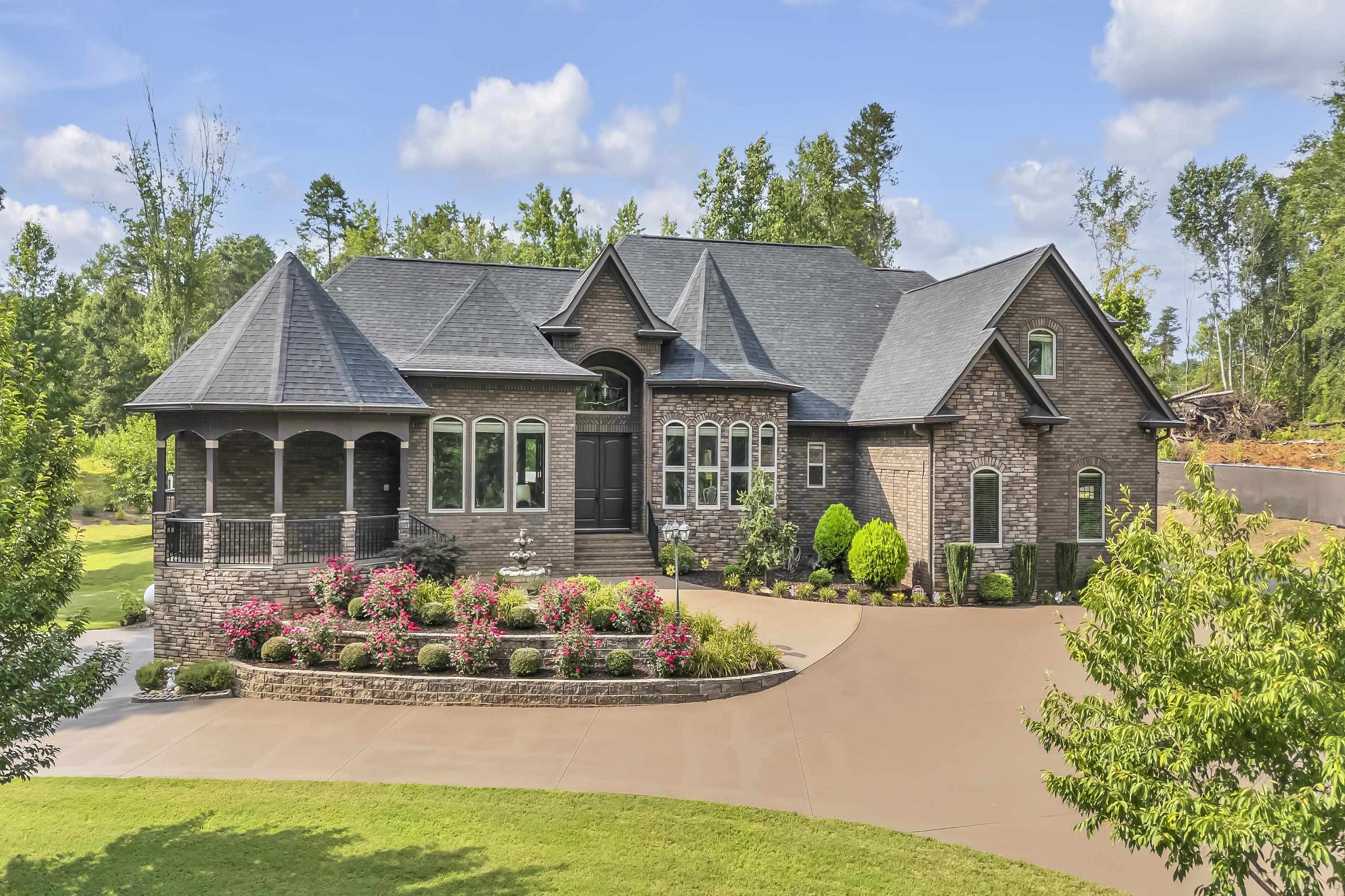 983 Foster Road Property Photo