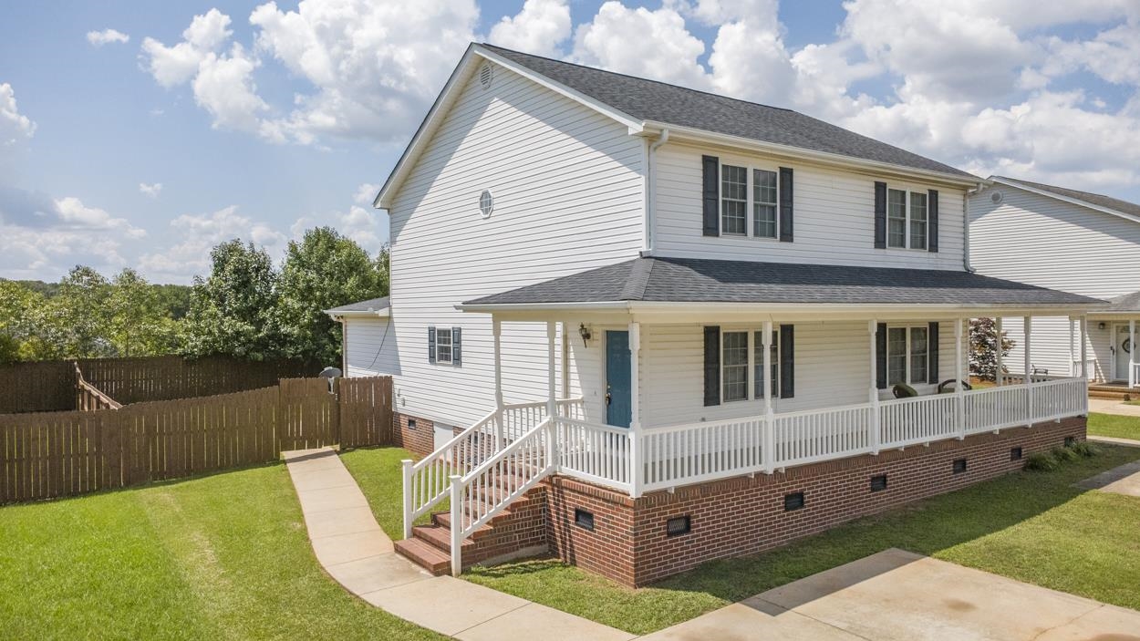 106 A Summerwalk Court Property Photo 1