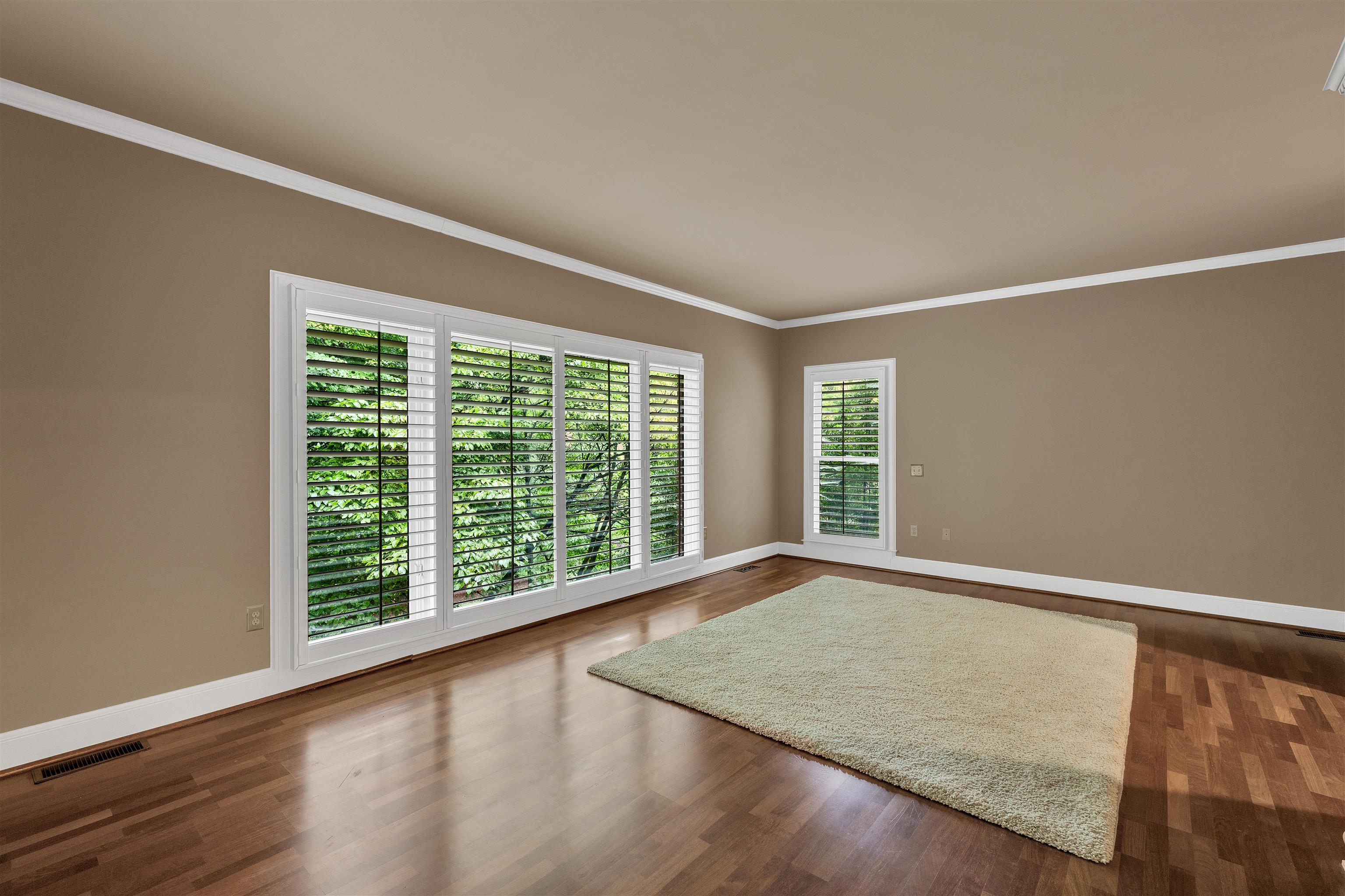 388 Pinehurst Drive Property Photo 11