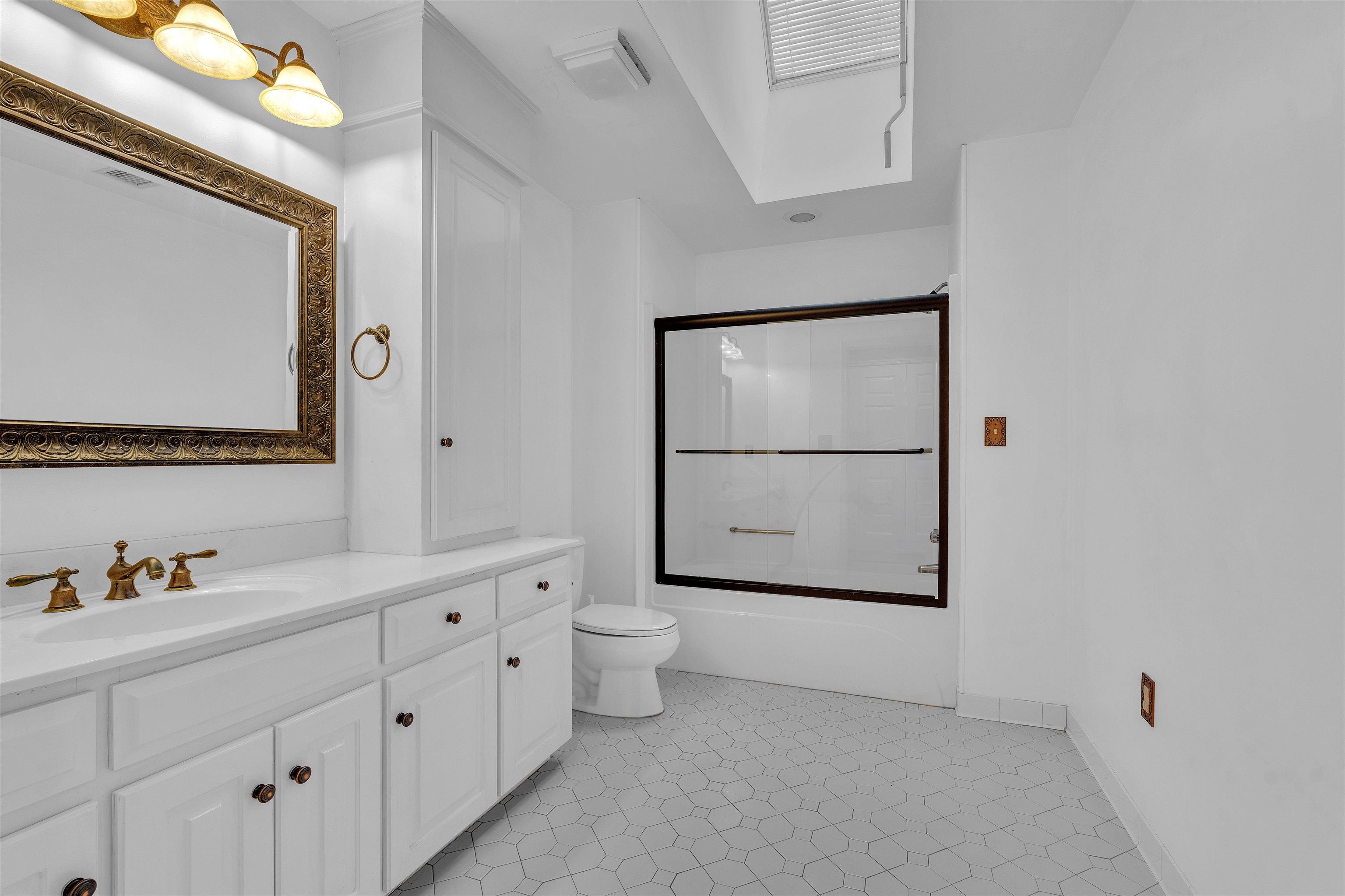 388 Pinehurst Drive Property Photo 15