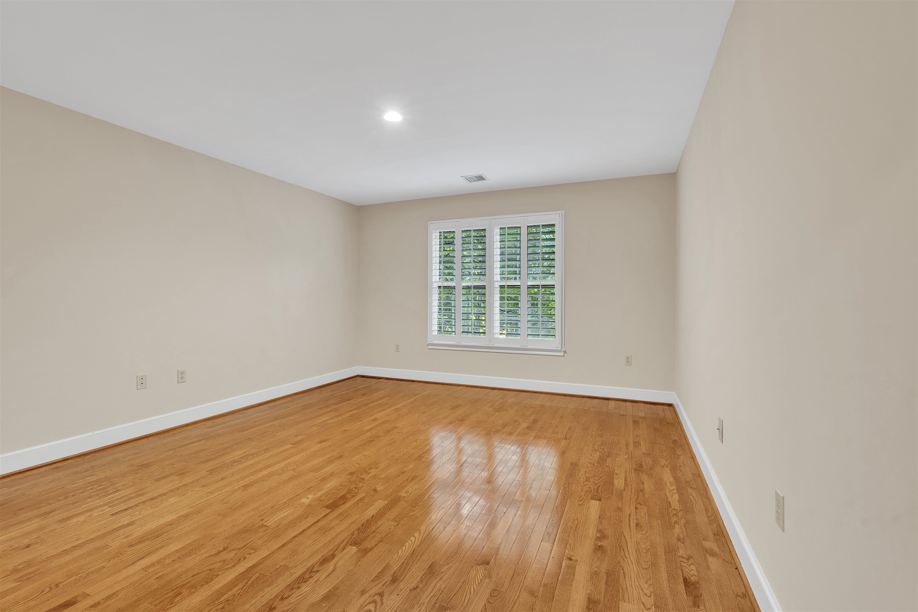 388 Pinehurst Drive Property Photo 16