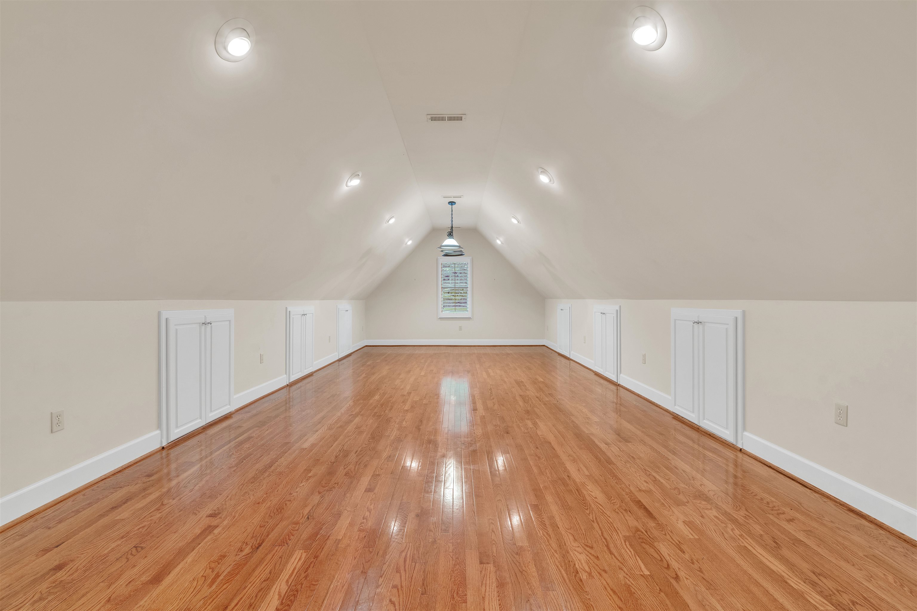 388 Pinehurst Drive Property Photo 18