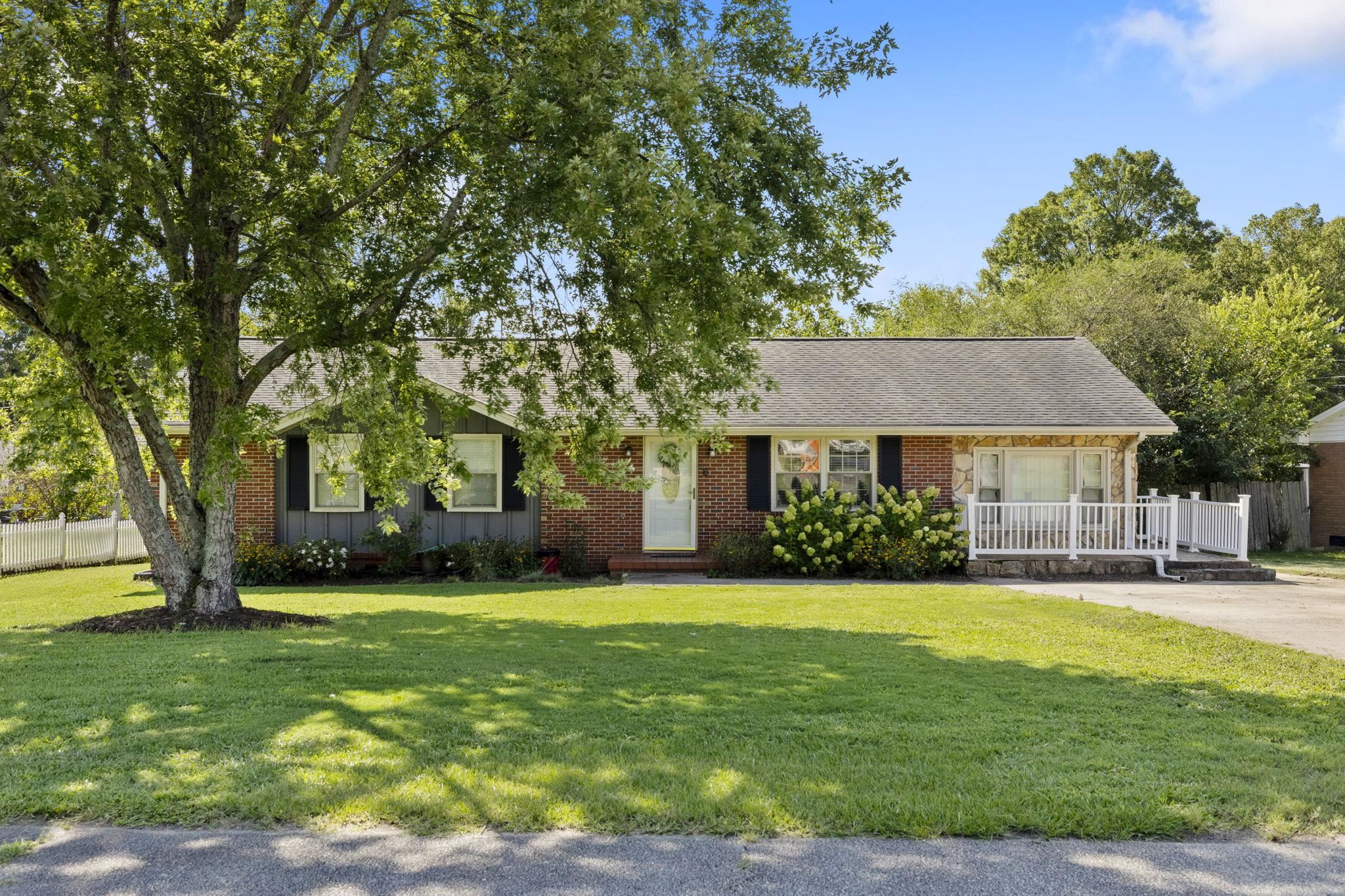 2904 Birch Street Property Photo 1