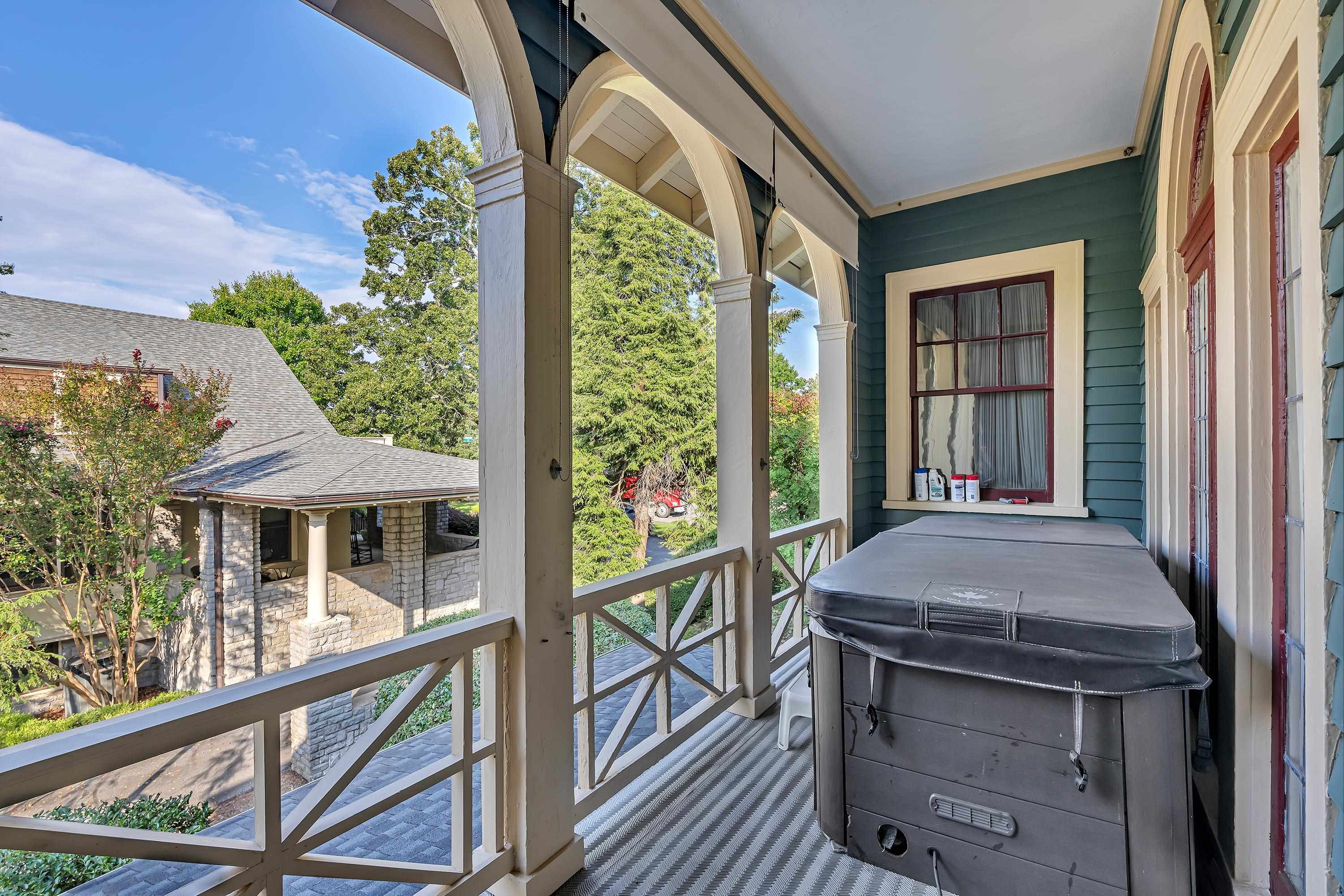571 E Main Street Property Photo 25