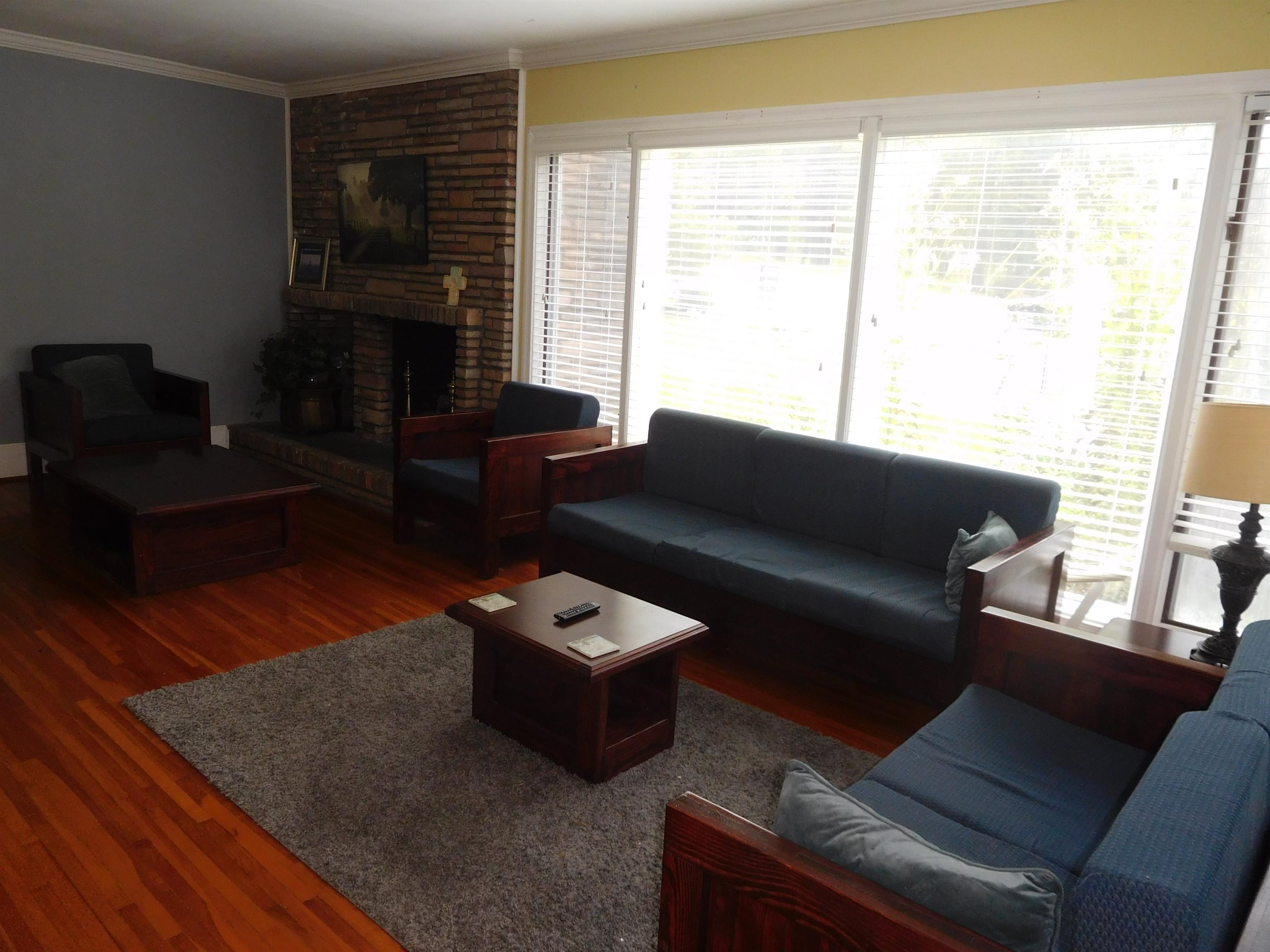 101 Lansdell Drive Drive Property Photo 3