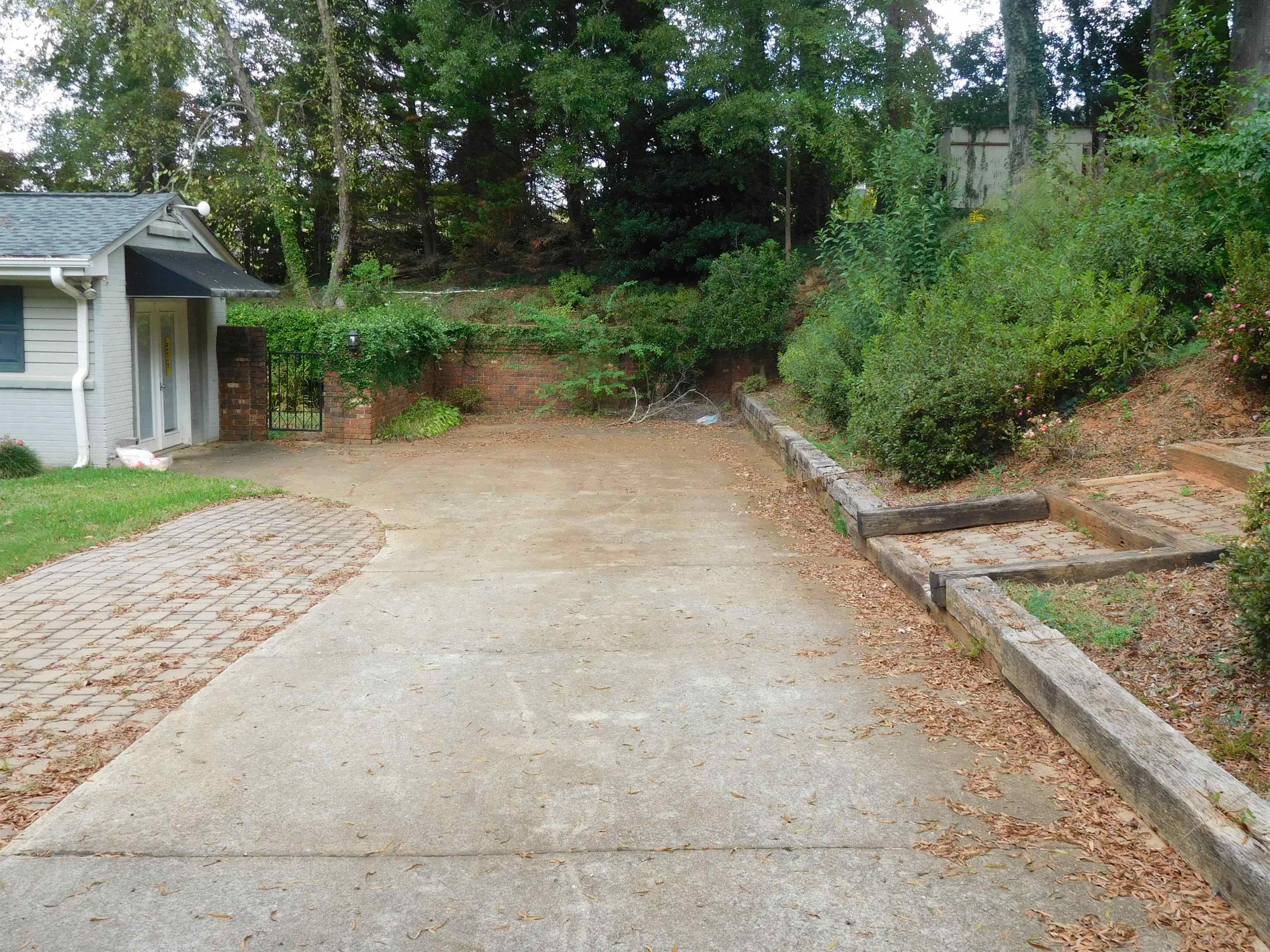 101 Lansdell Drive Drive Property Photo 16