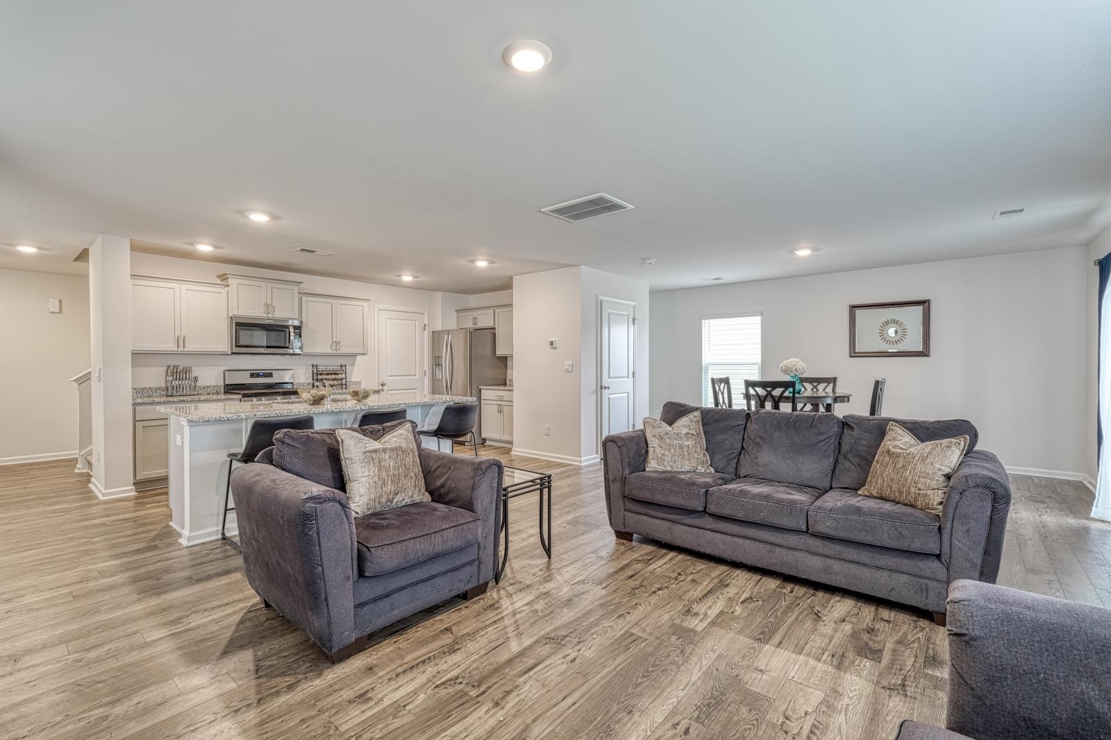 1332 Saddle Court Property Photo 4