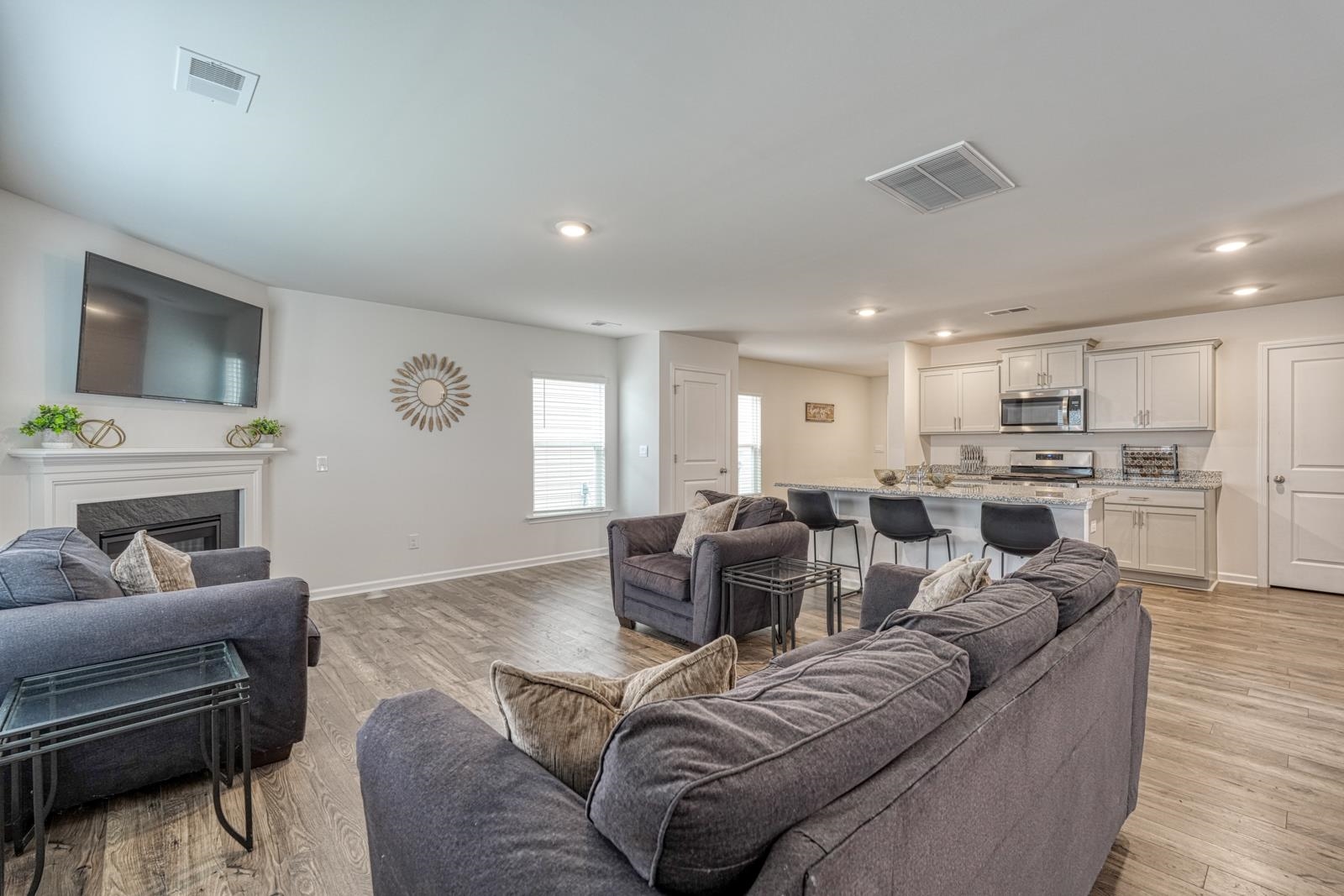1332 Saddle Court Property Photo 7