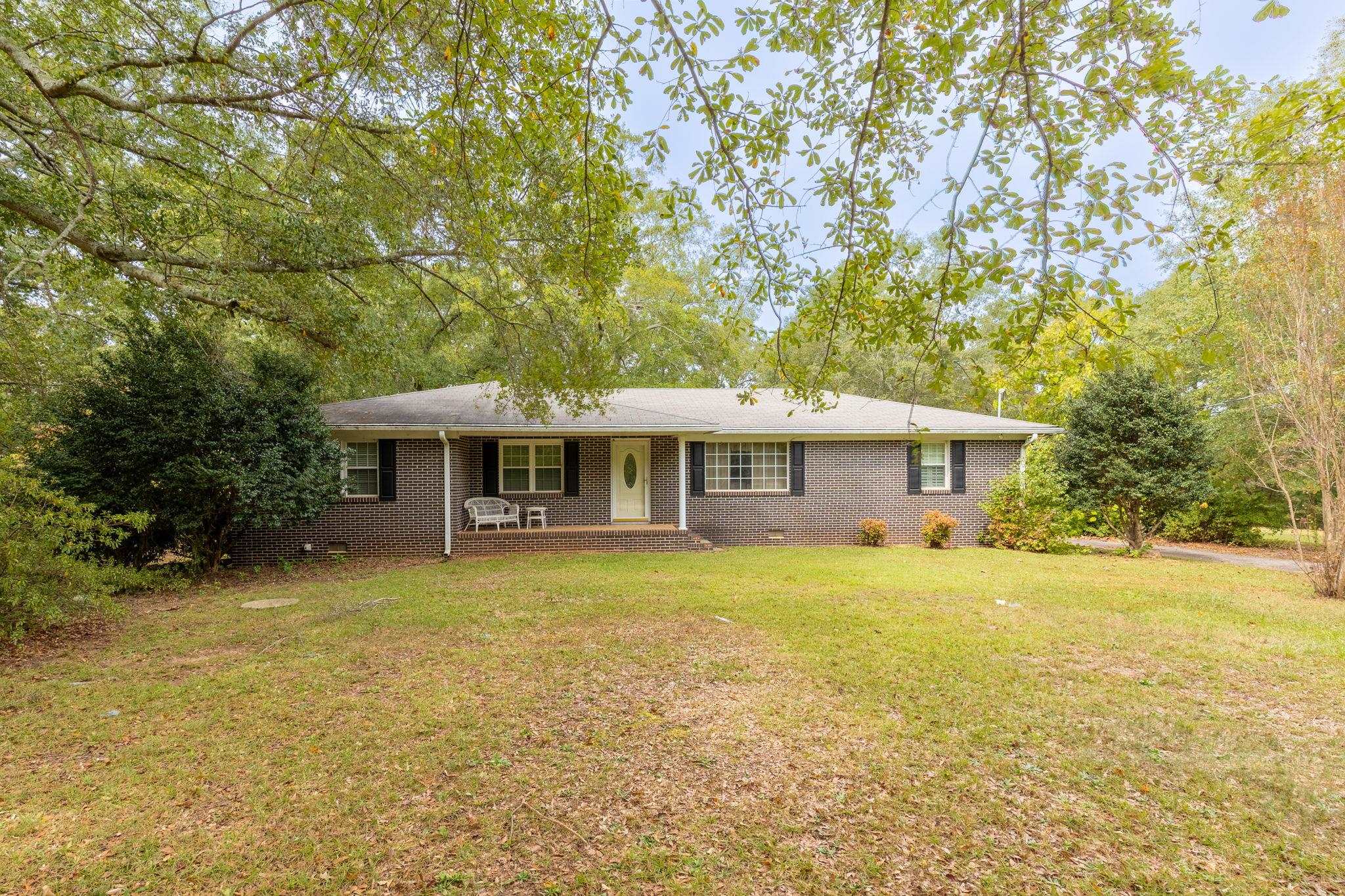 330329 Property Photo 6