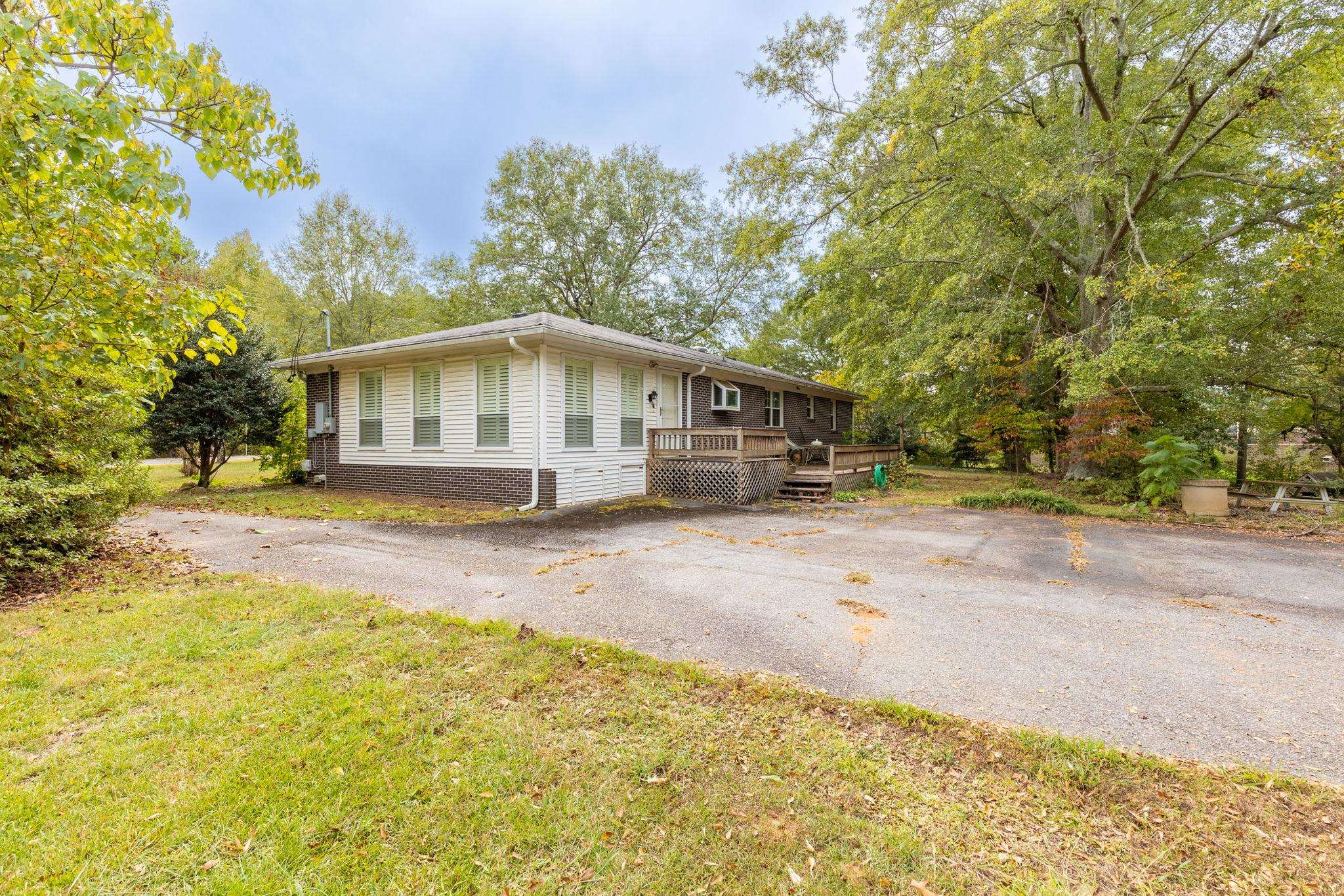 330329 Property Photo 9