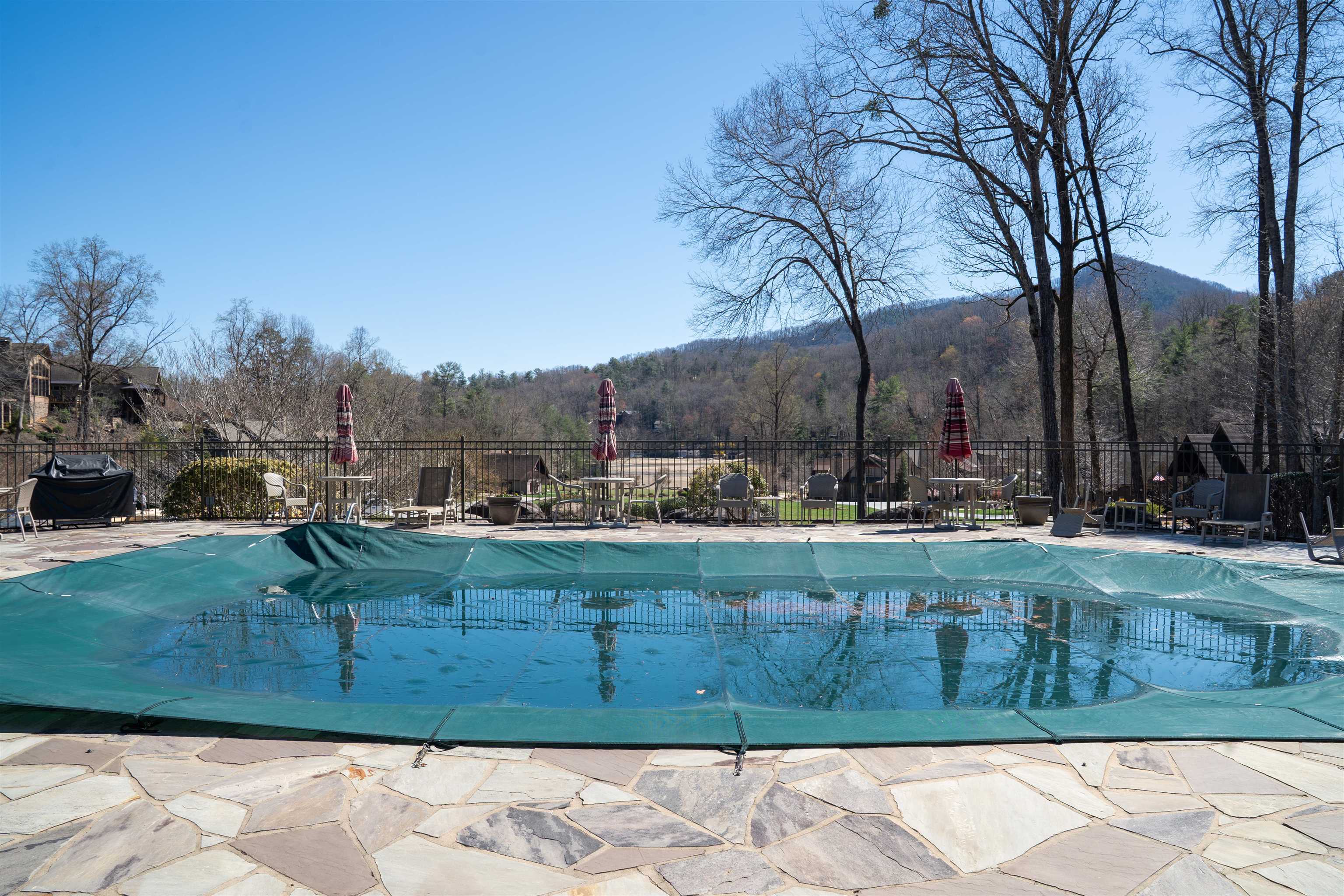 330335 Property Photo 7