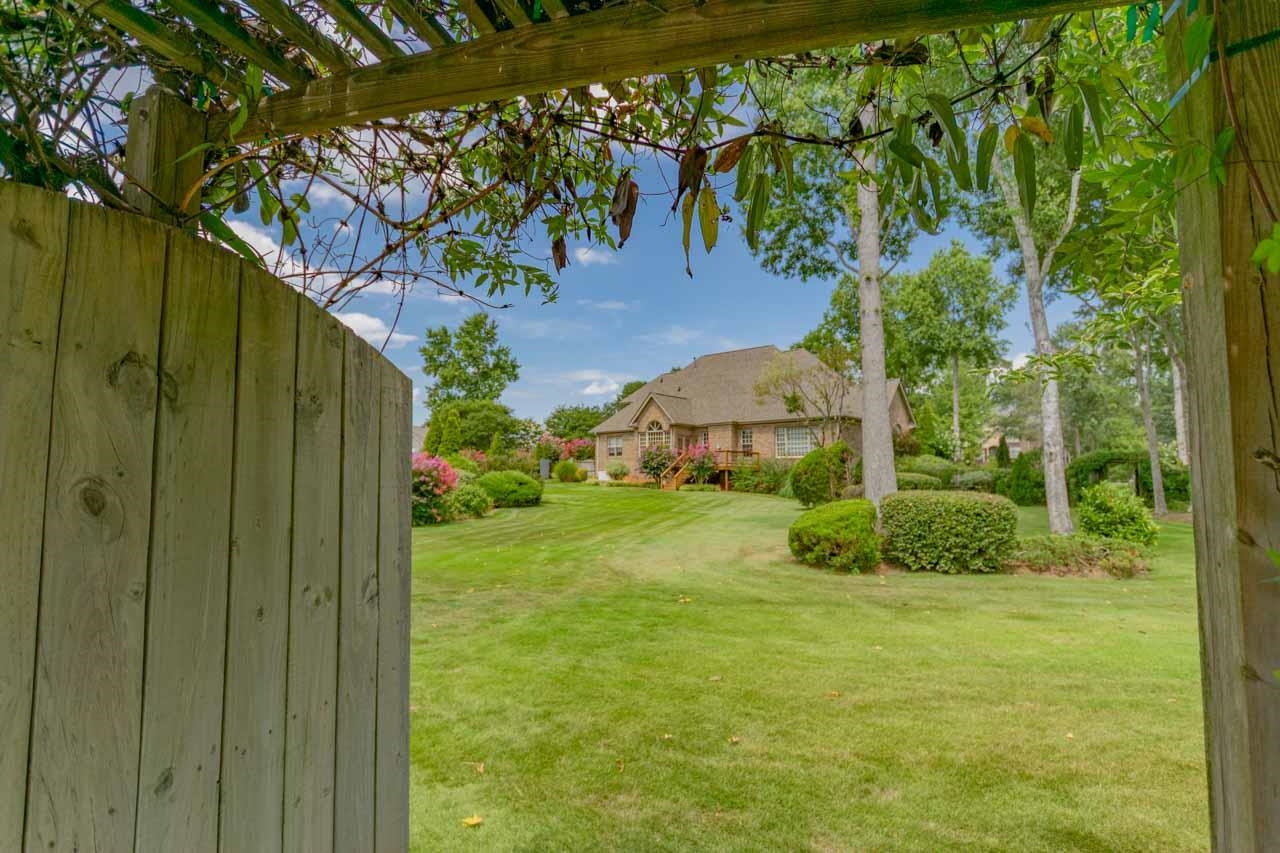 11 Sanibel Oaks Drive Property Photo 9