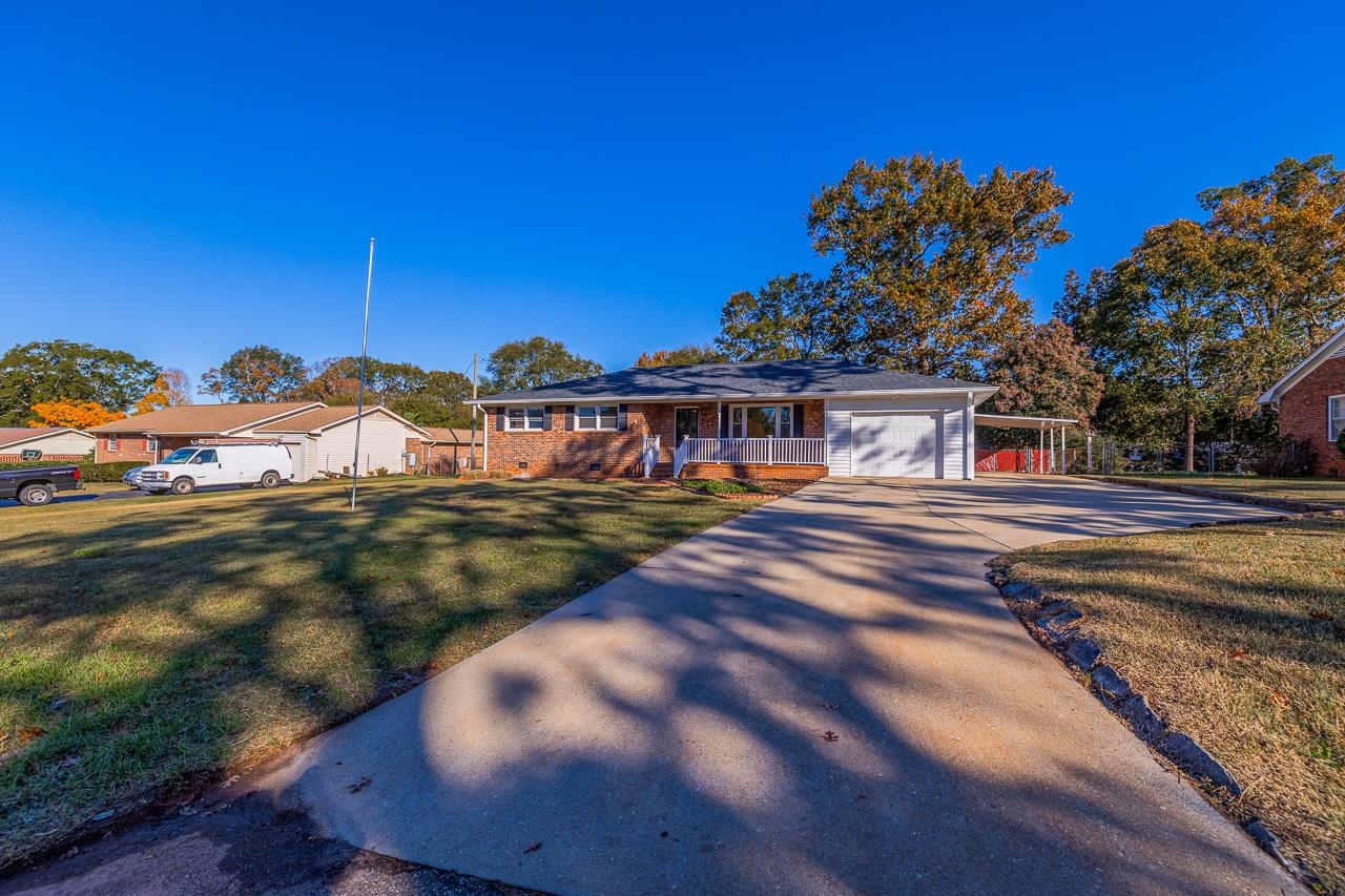 917 Beverly Drive Property Photo 2