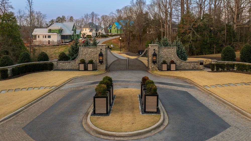 630 Rouen Court Property Photo 2