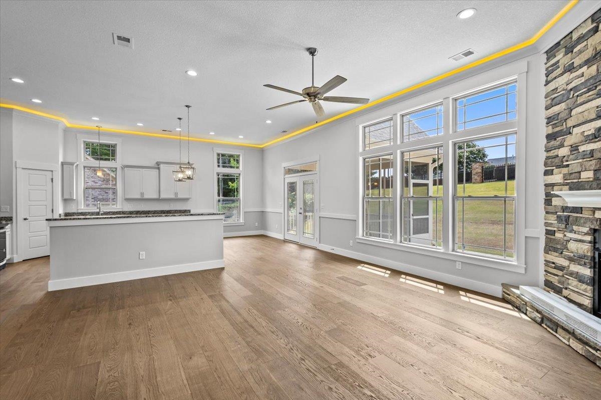 18 Double Crest Drive Property Photo 5