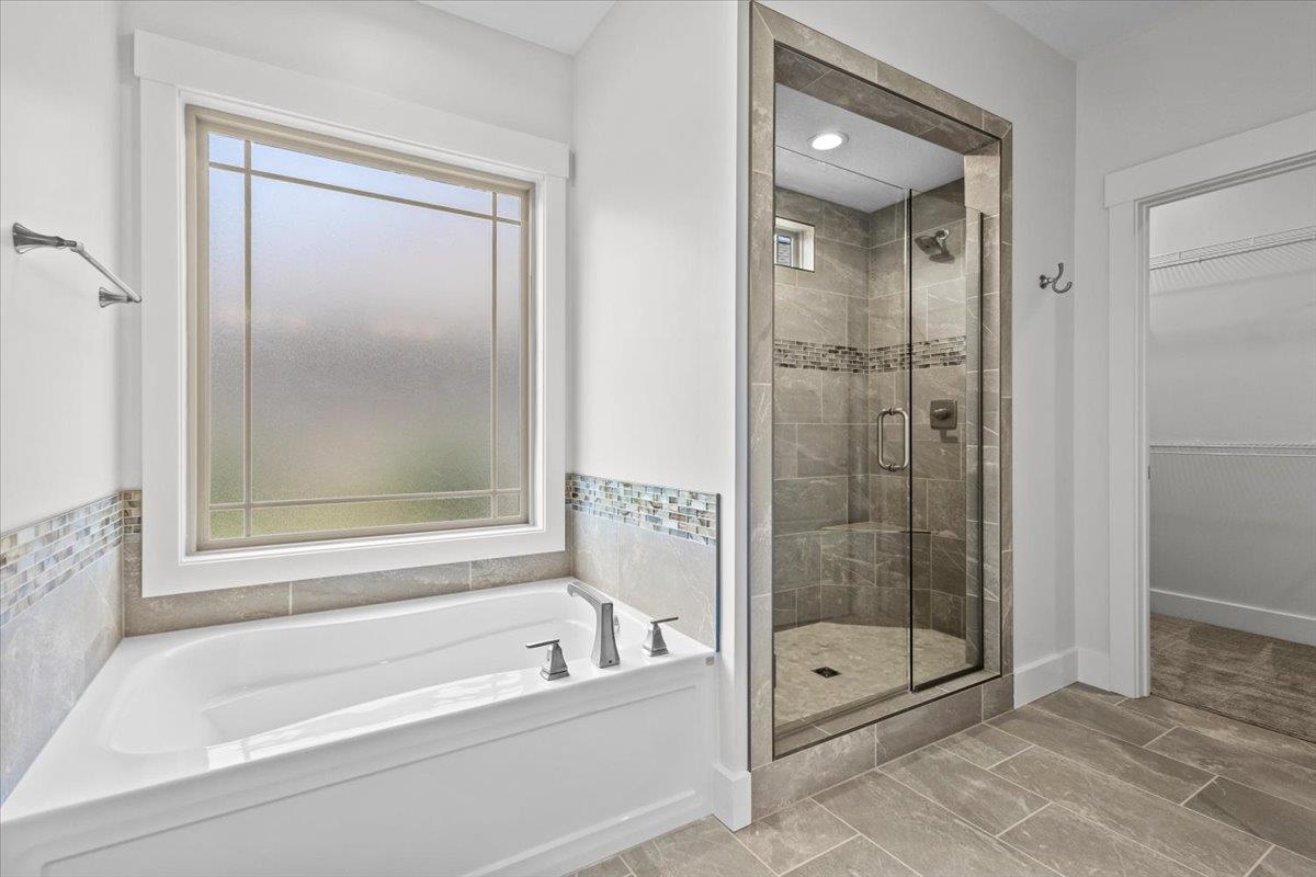 18 Double Crest Drive Property Photo 14