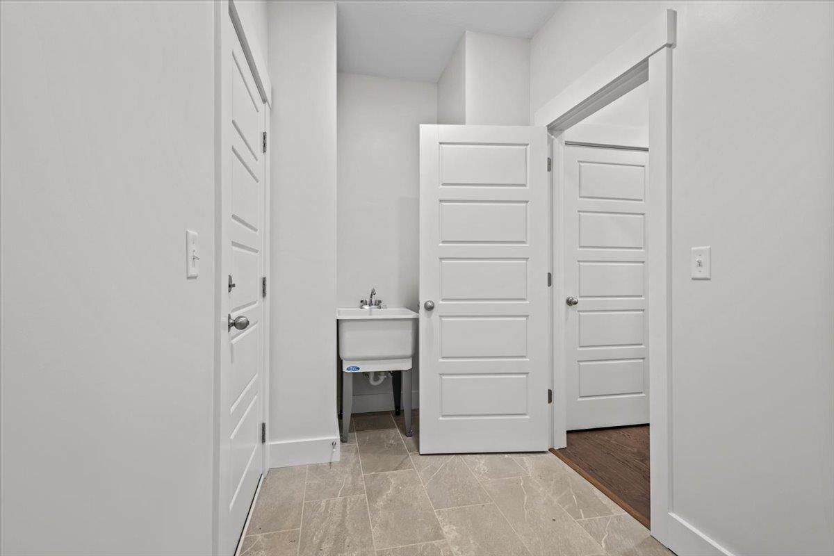 18 Double Crest Drive Property Photo 24