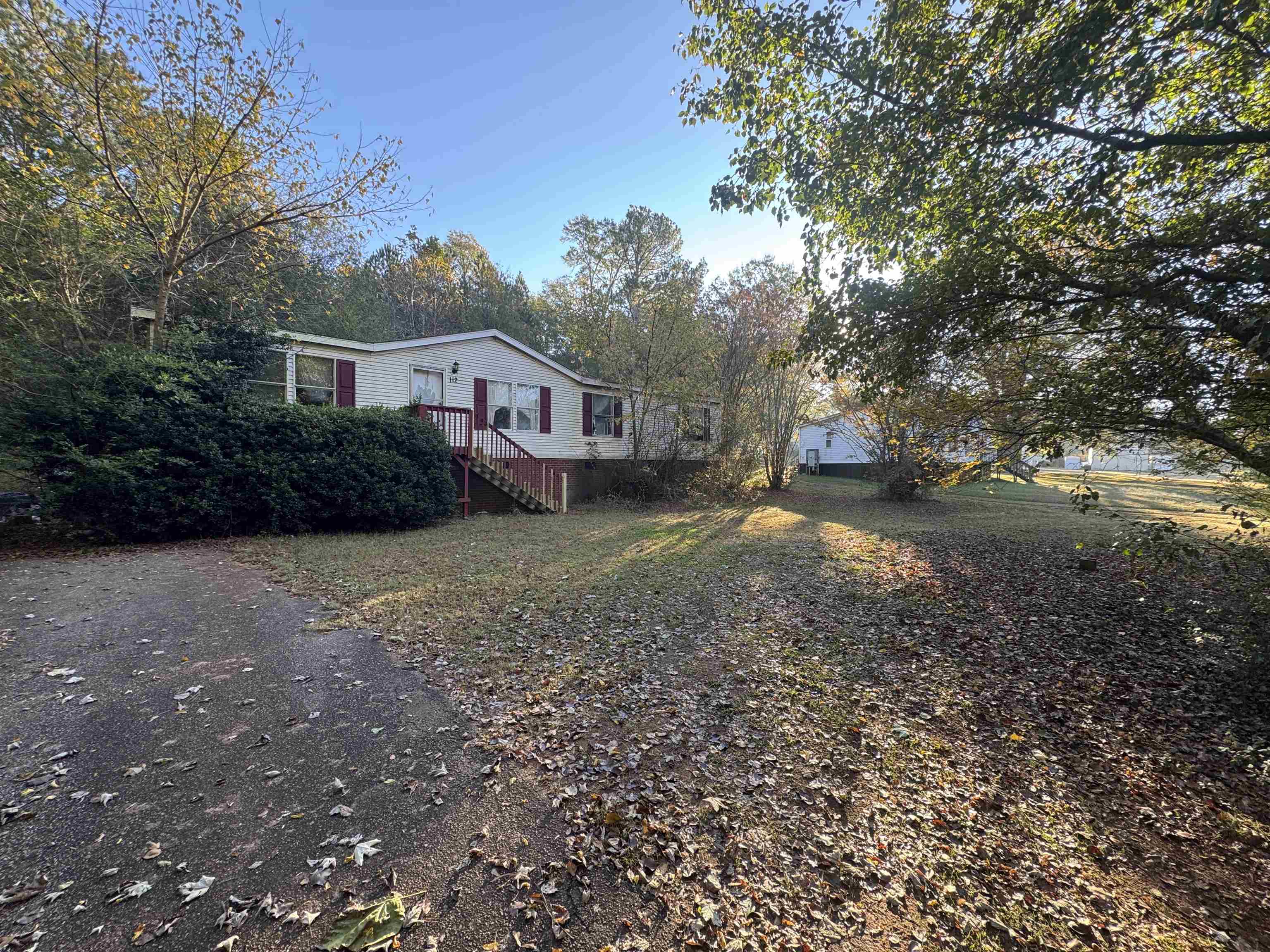 112 Riverview Park Property Photo 2