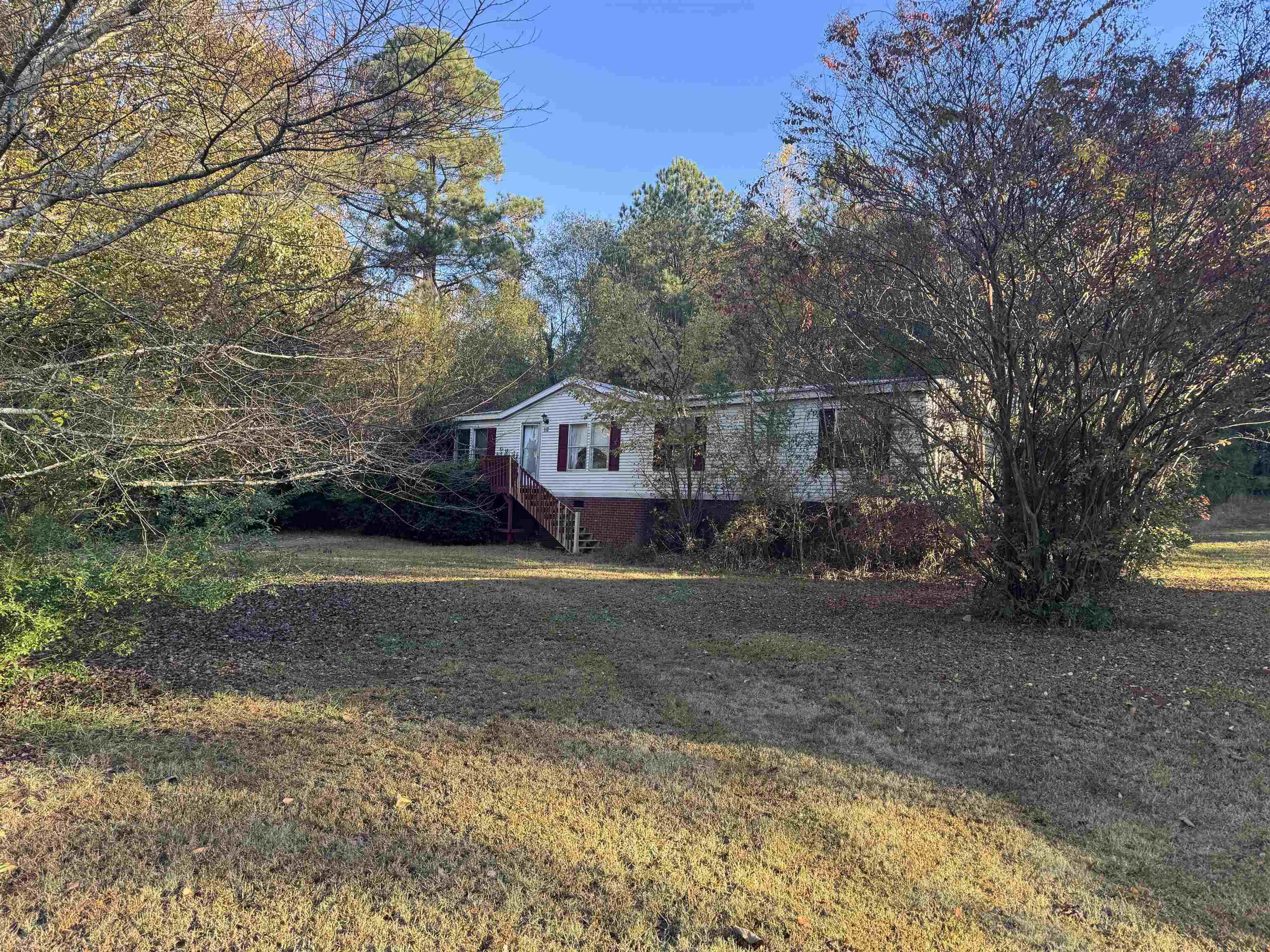 112 Riverview Park Property Photo 3