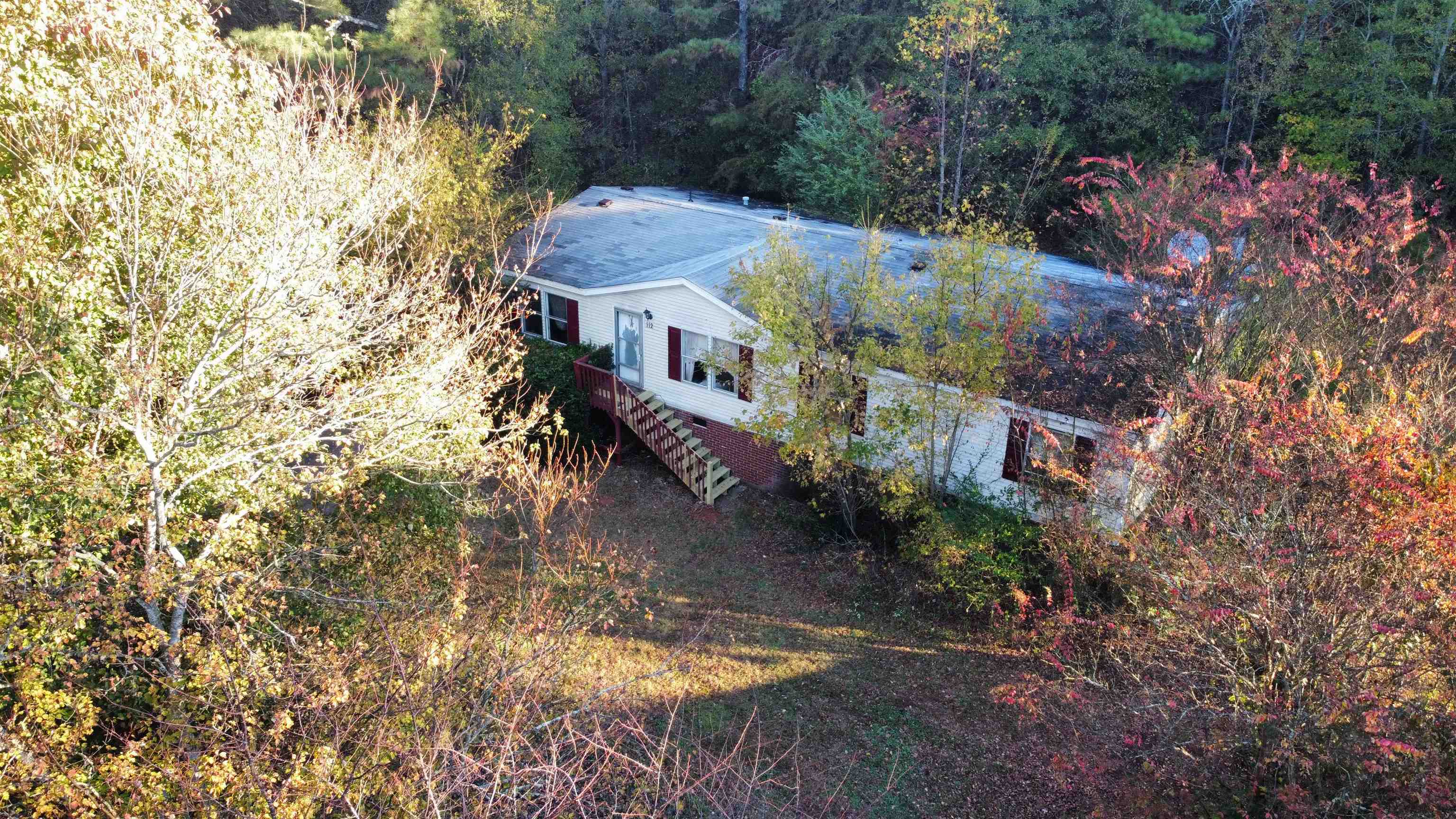 112 Riverview Park Property Photo 5