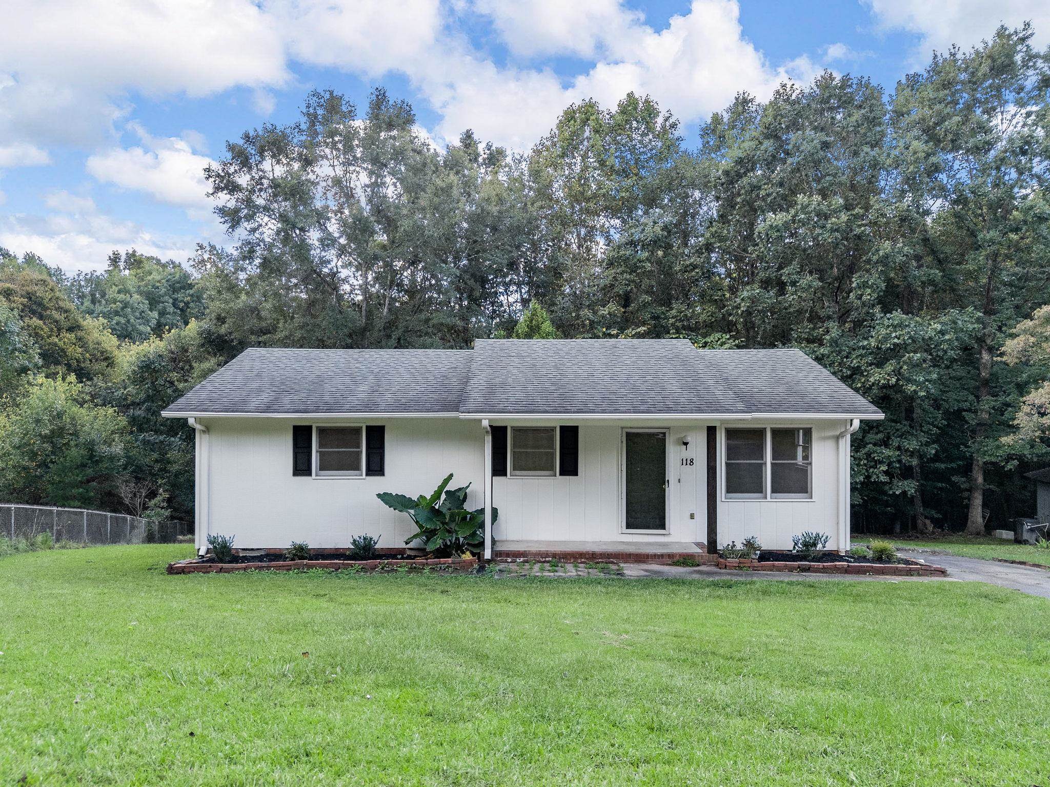 118 Cannon Circle Property Photo 1