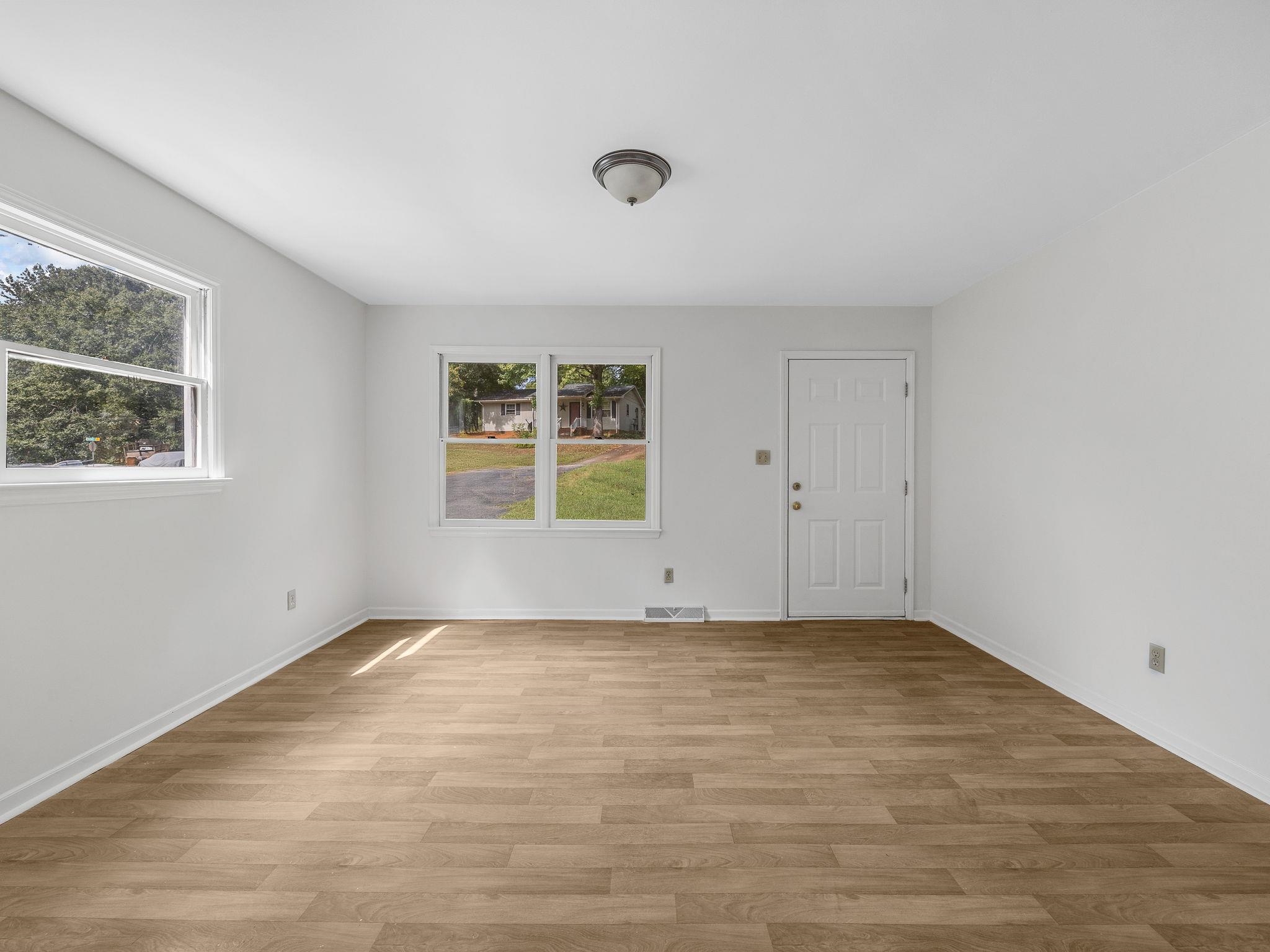 118 Cannon Circle Property Photo 7