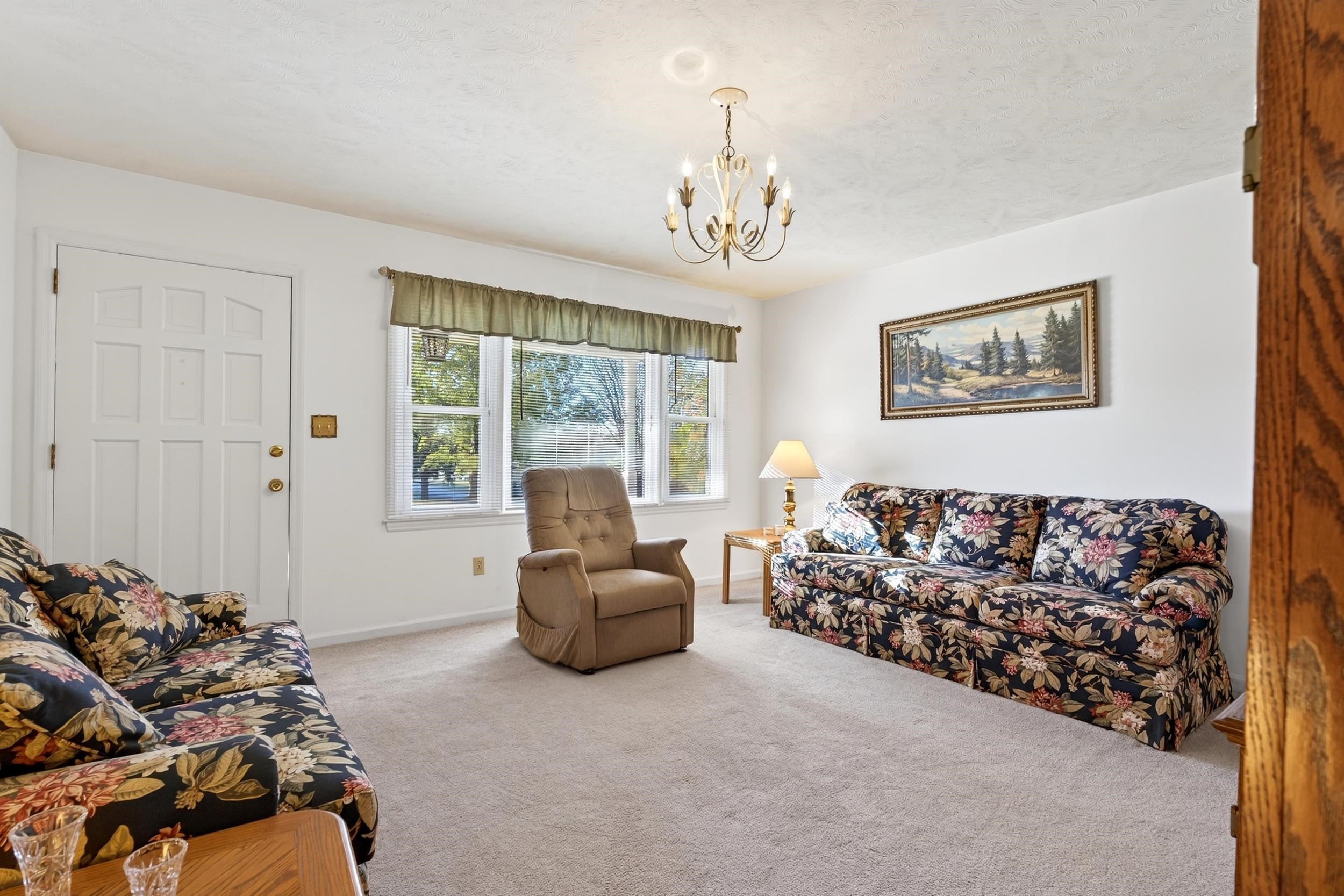 305 Misty Lane Property Photo 6