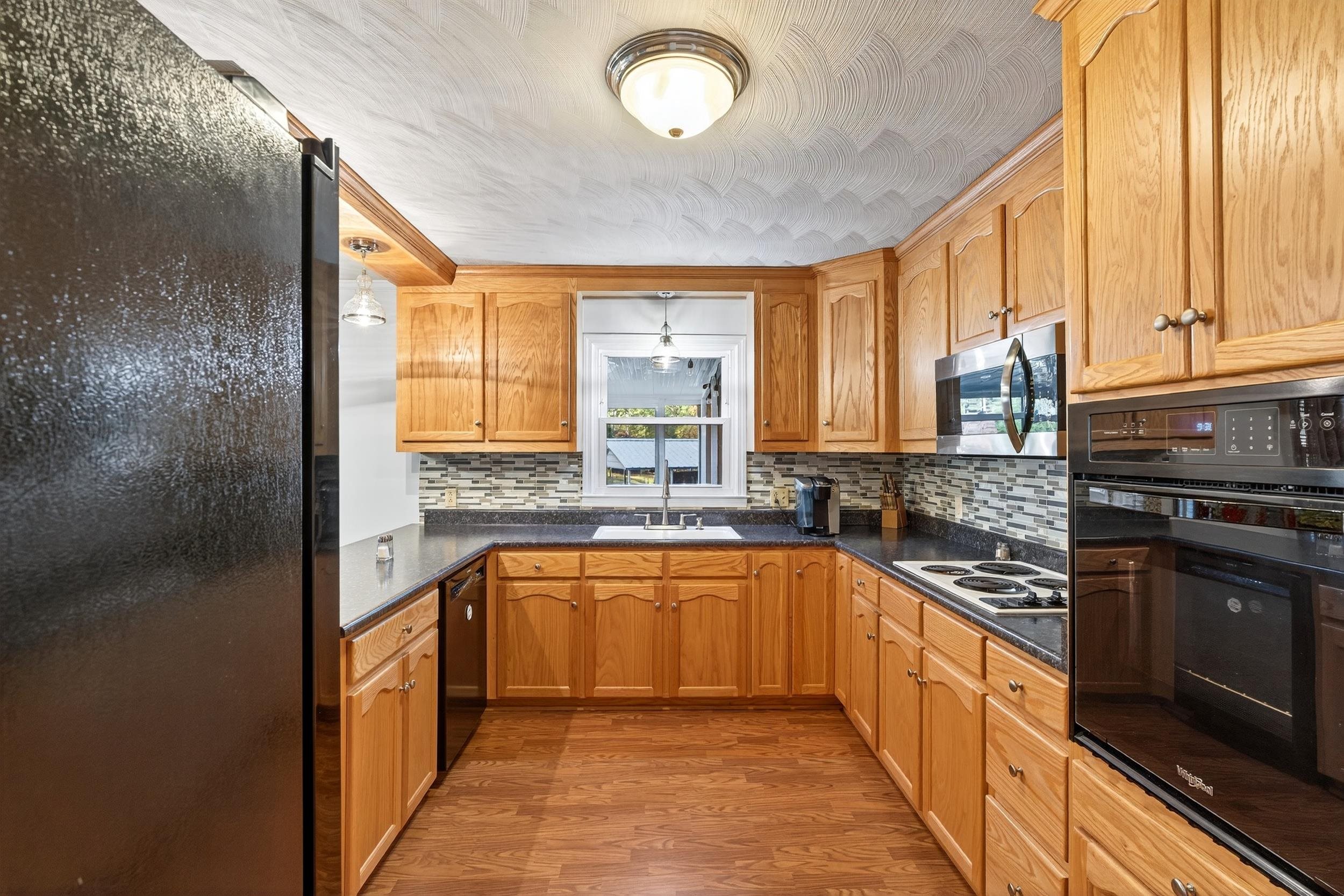 305 Misty Lane Property Photo 7