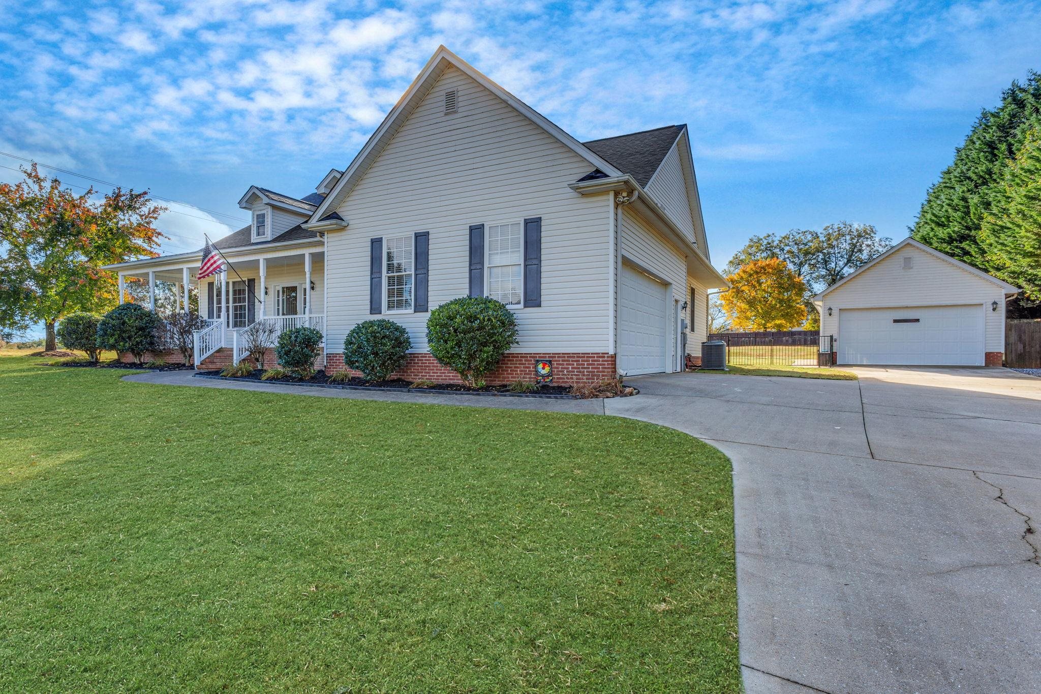 701 Brookdale Drive Property Photo 2