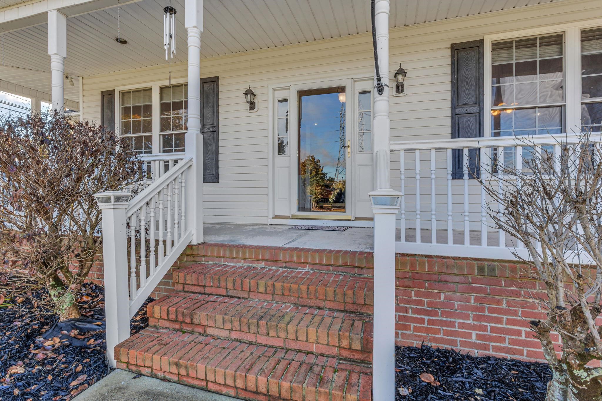 701 Brookdale Drive Property Photo 5