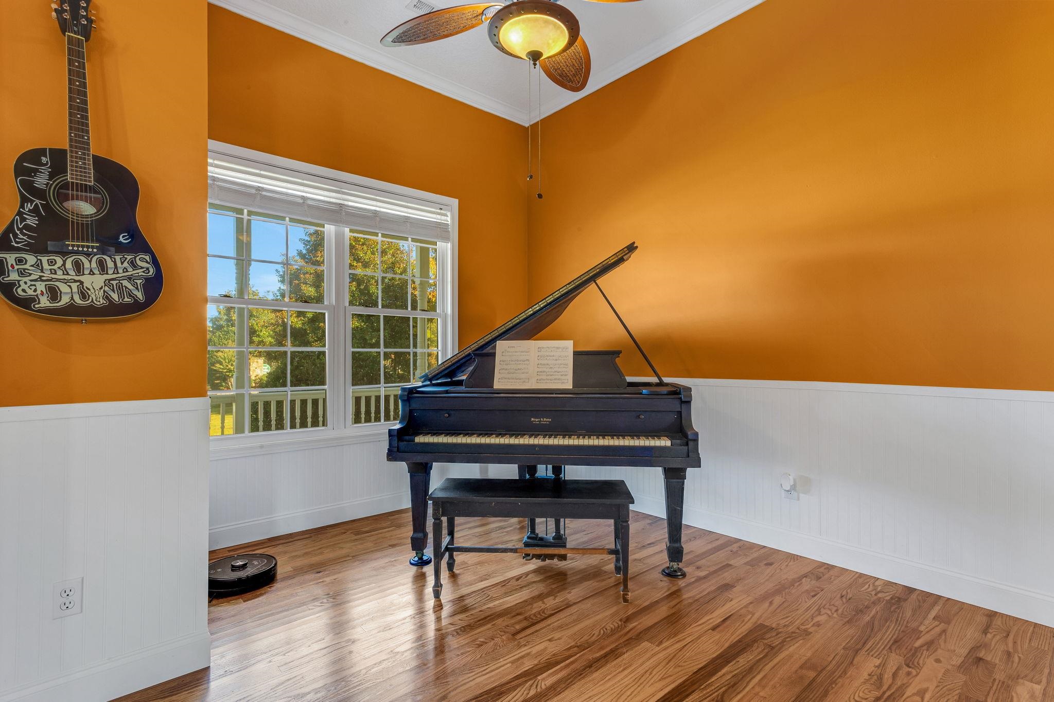 701 Brookdale Drive Property Photo 7