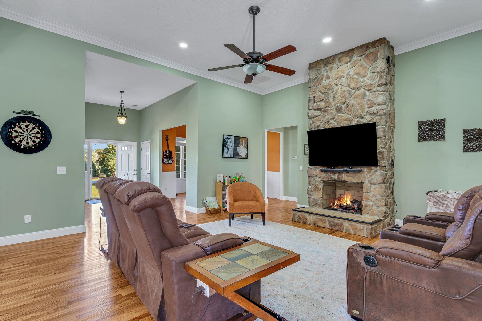 701 Brookdale Drive Property Photo 13