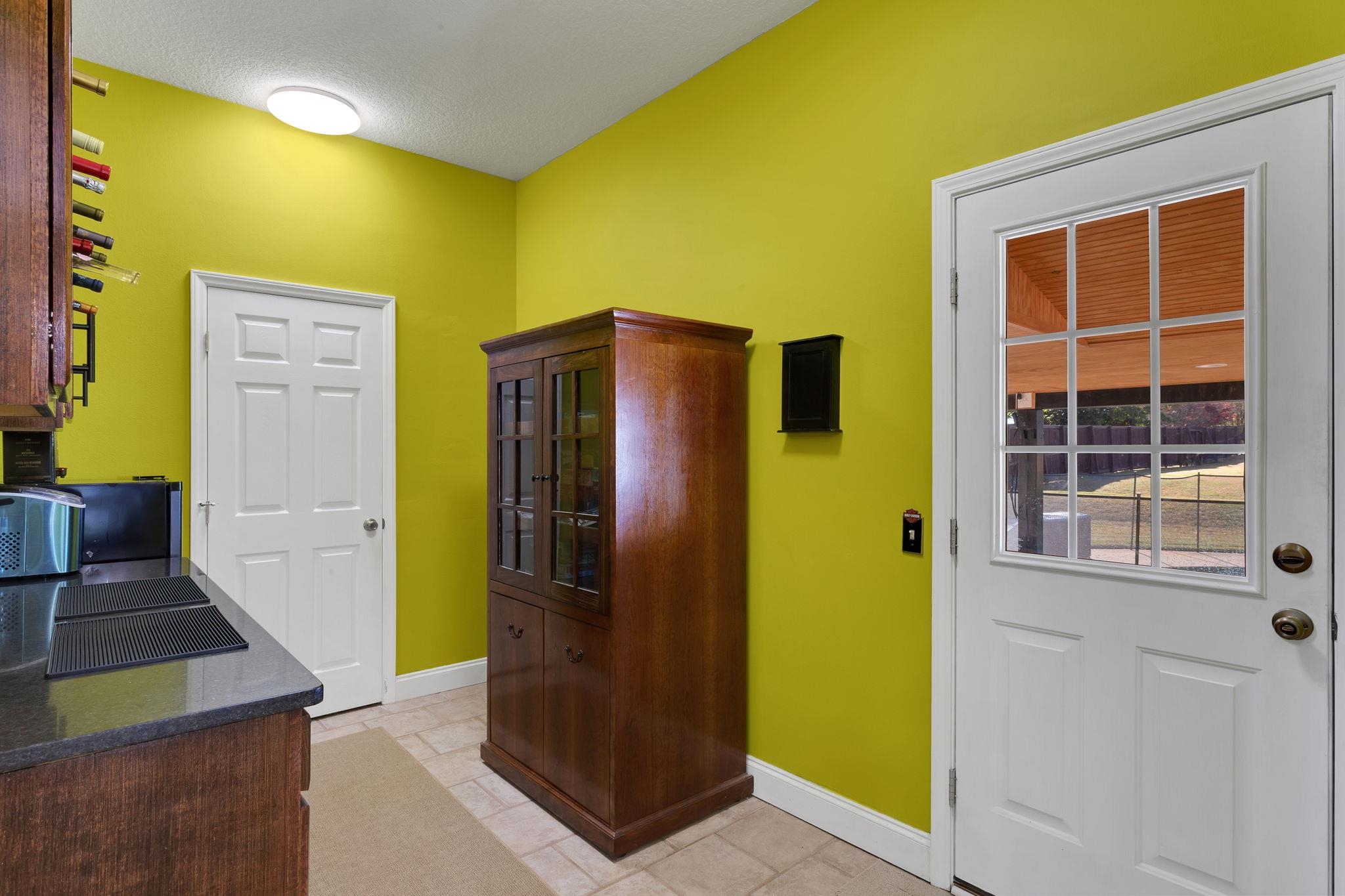 701 Brookdale Drive Property Photo 15