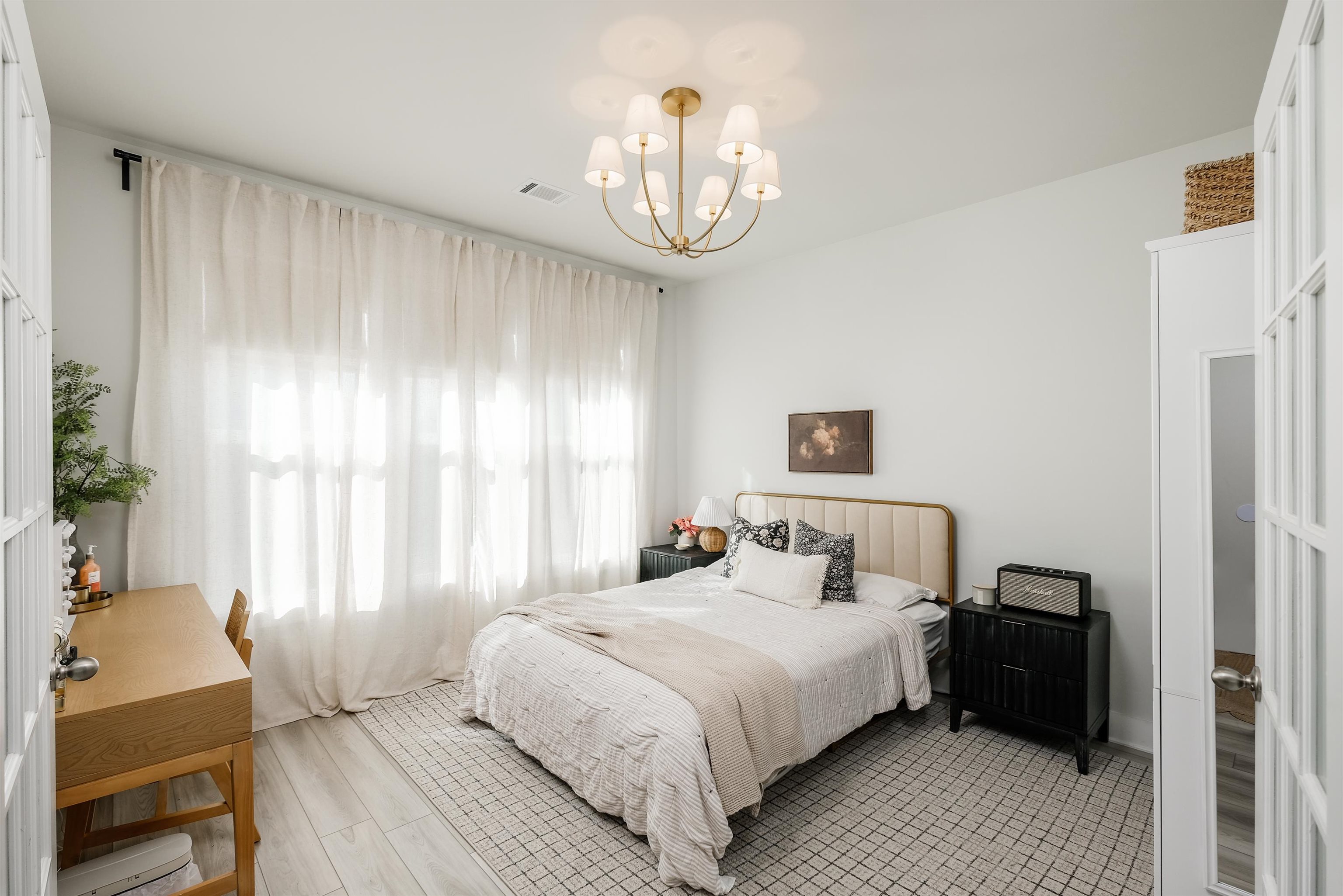 561 Fenwick Drive Property Photo 15